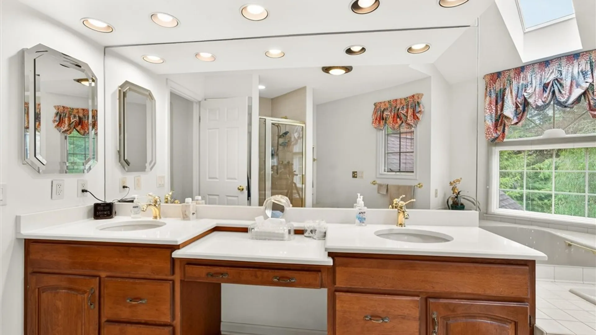 Property at 8 Saint Andrews, Pittsford, NY 14534 33