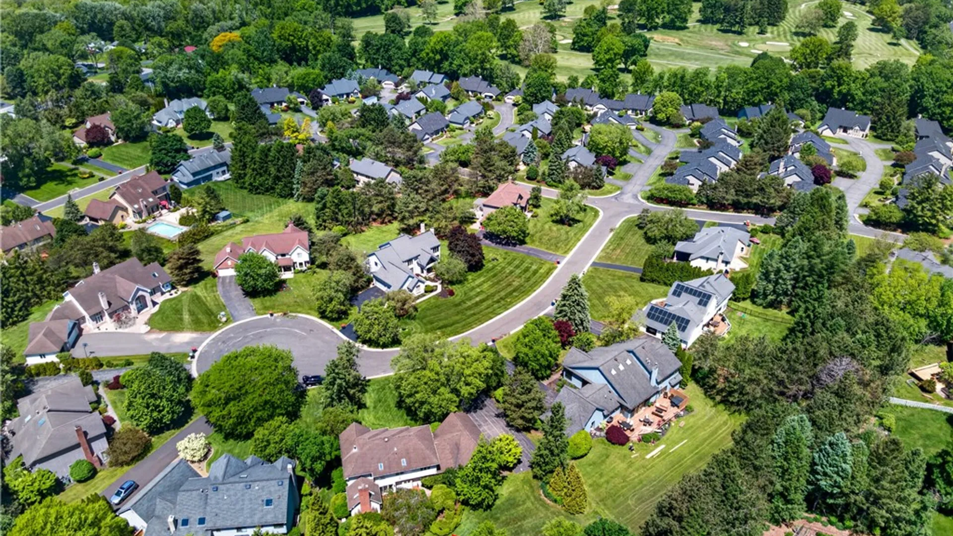 Property at 8 Saint Andrews, Pittsford, NY 14534 49