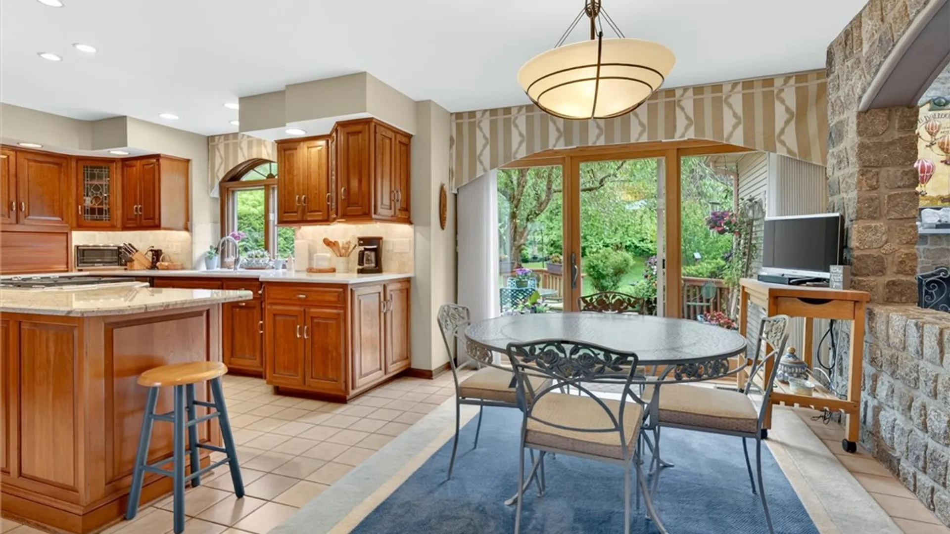 Property at 8 Saint Andrews, Pittsford, NY 14534 8