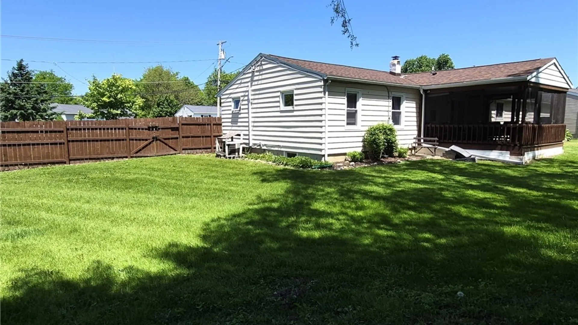 Property at 102 Hanover Avenue, Salina, NY 13088 24