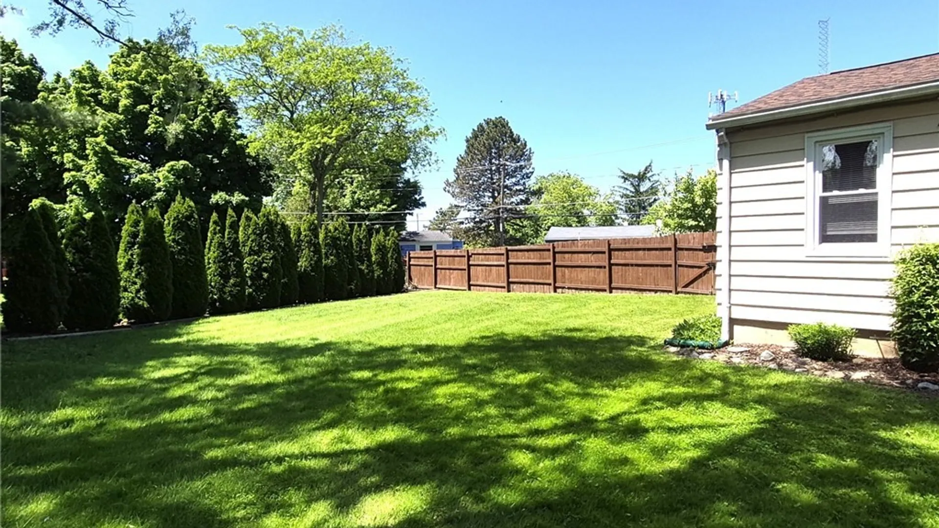 Property at 102 Hanover Avenue, Salina, NY 13088 25