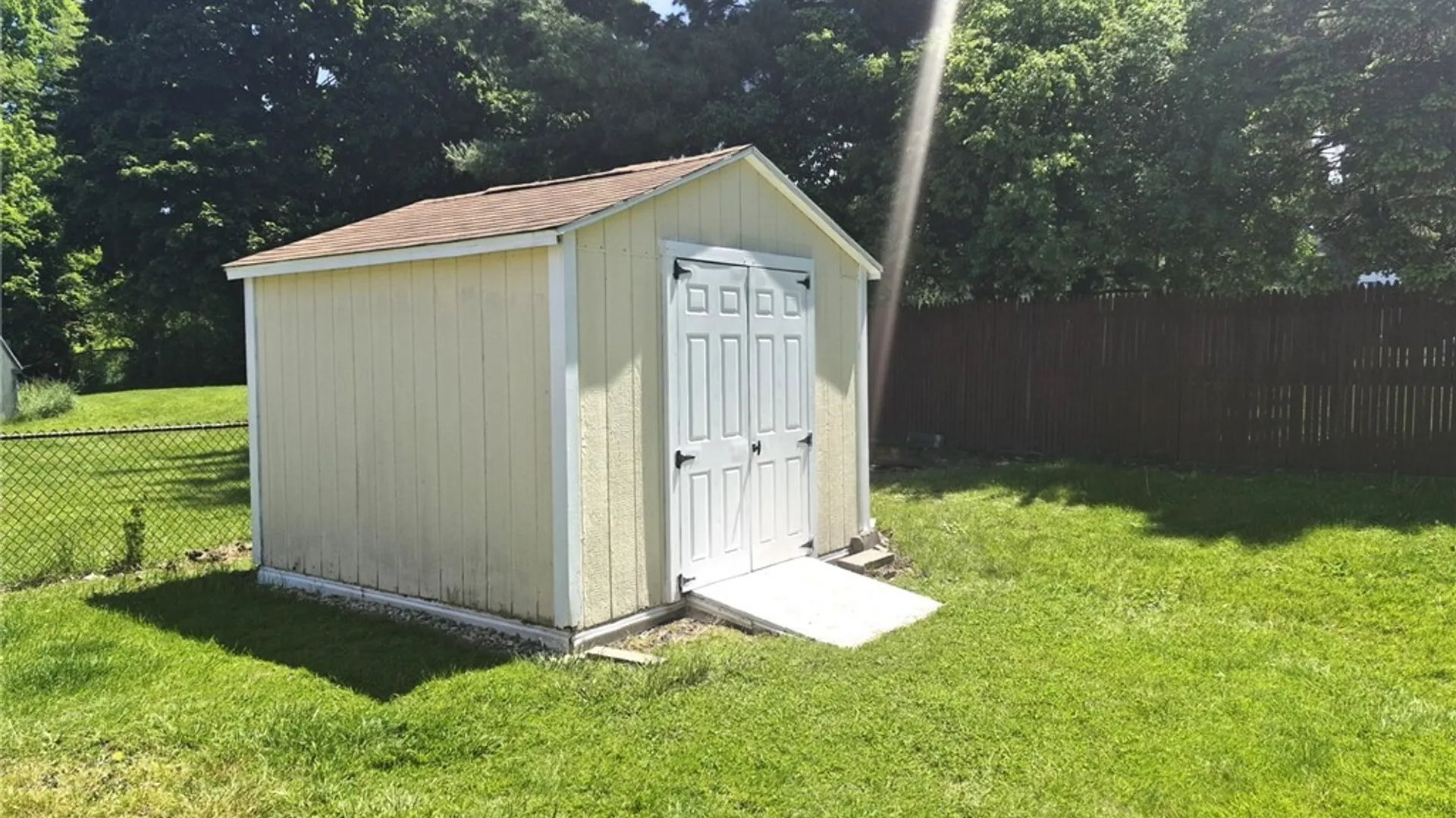 Property at 102 Hanover Avenue, Salina, NY 13088 27