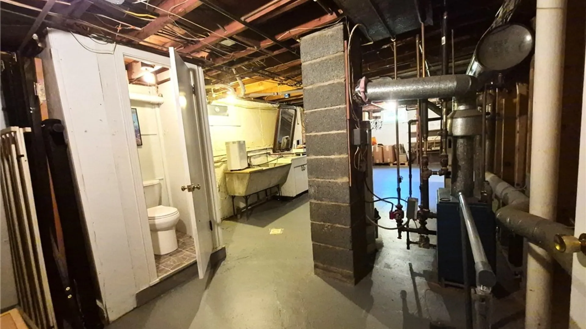 Property at 102 Hanover Avenue, Salina, NY 13088 29