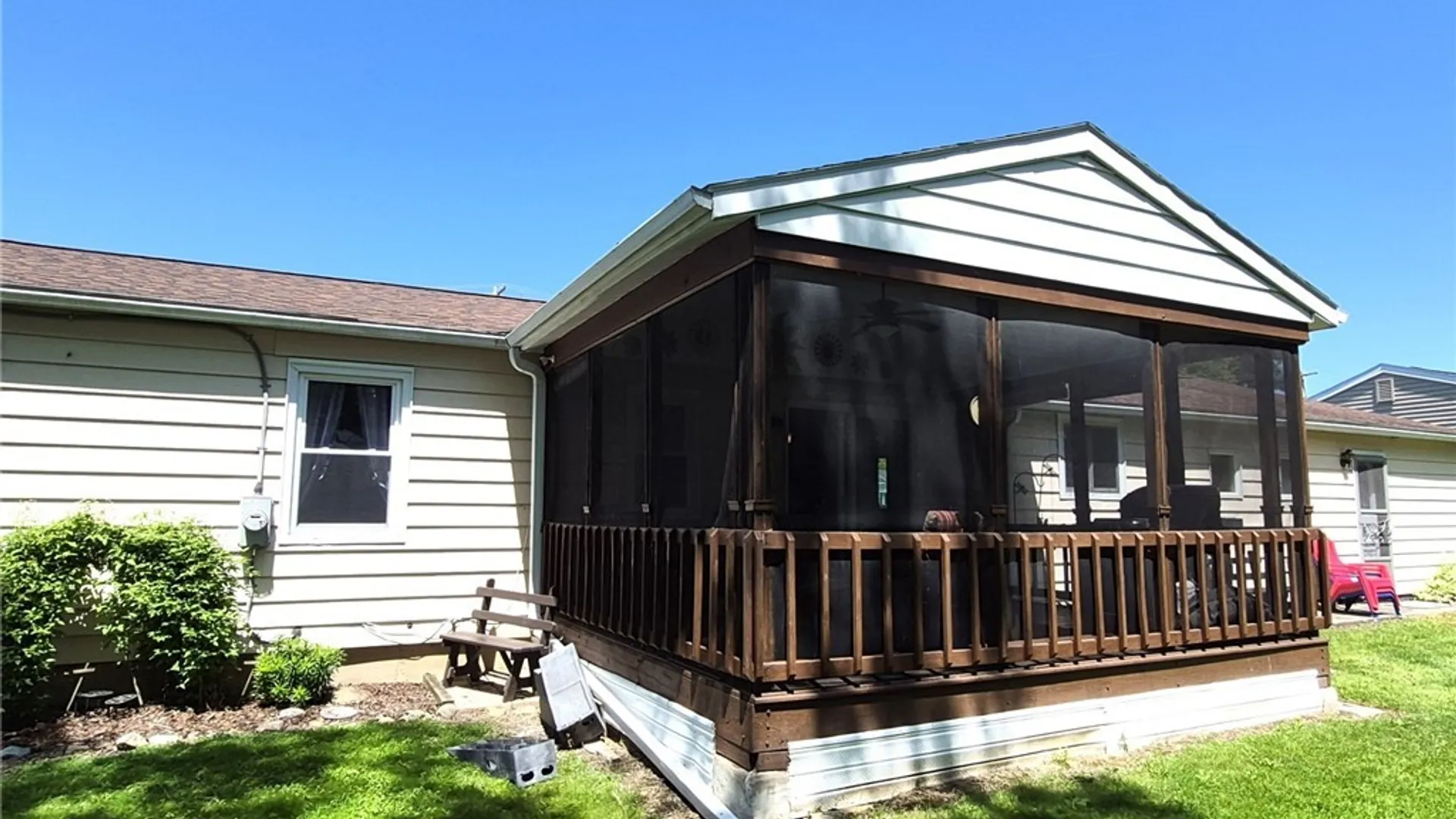 Property at 102 Hanover Avenue, Salina, NY 13088 4