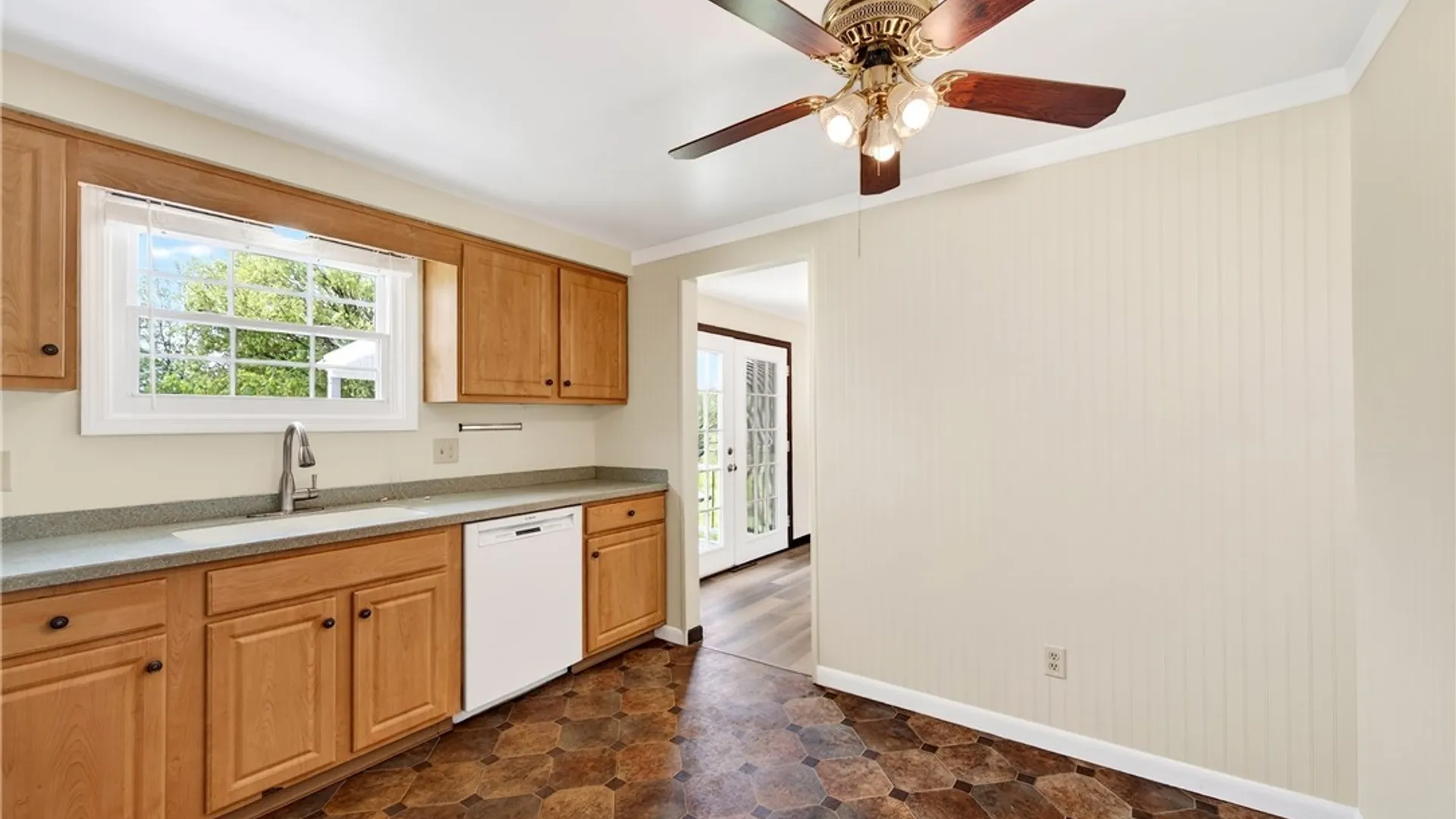 Property at 228 Gregory Place, Grand Island, NY 14072 14