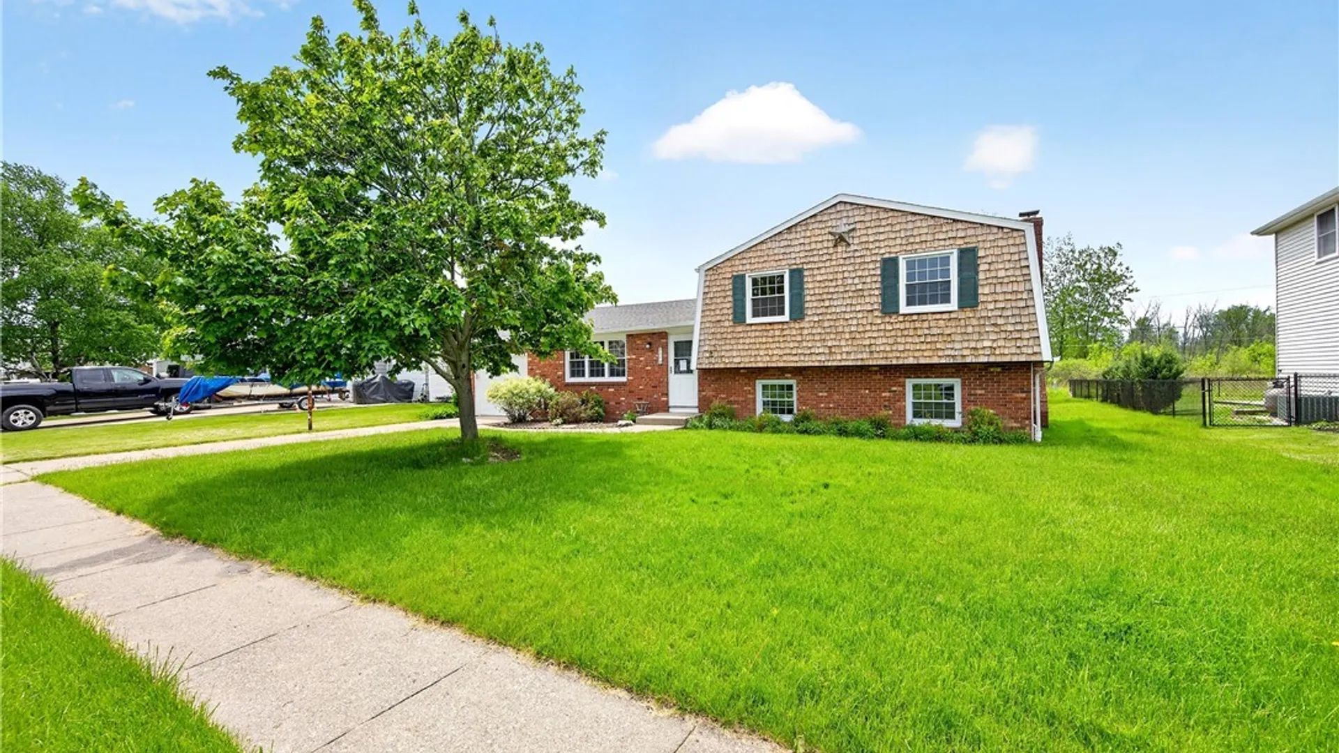 Property at 228 Gregory Place, Grand Island, NY 14072 2