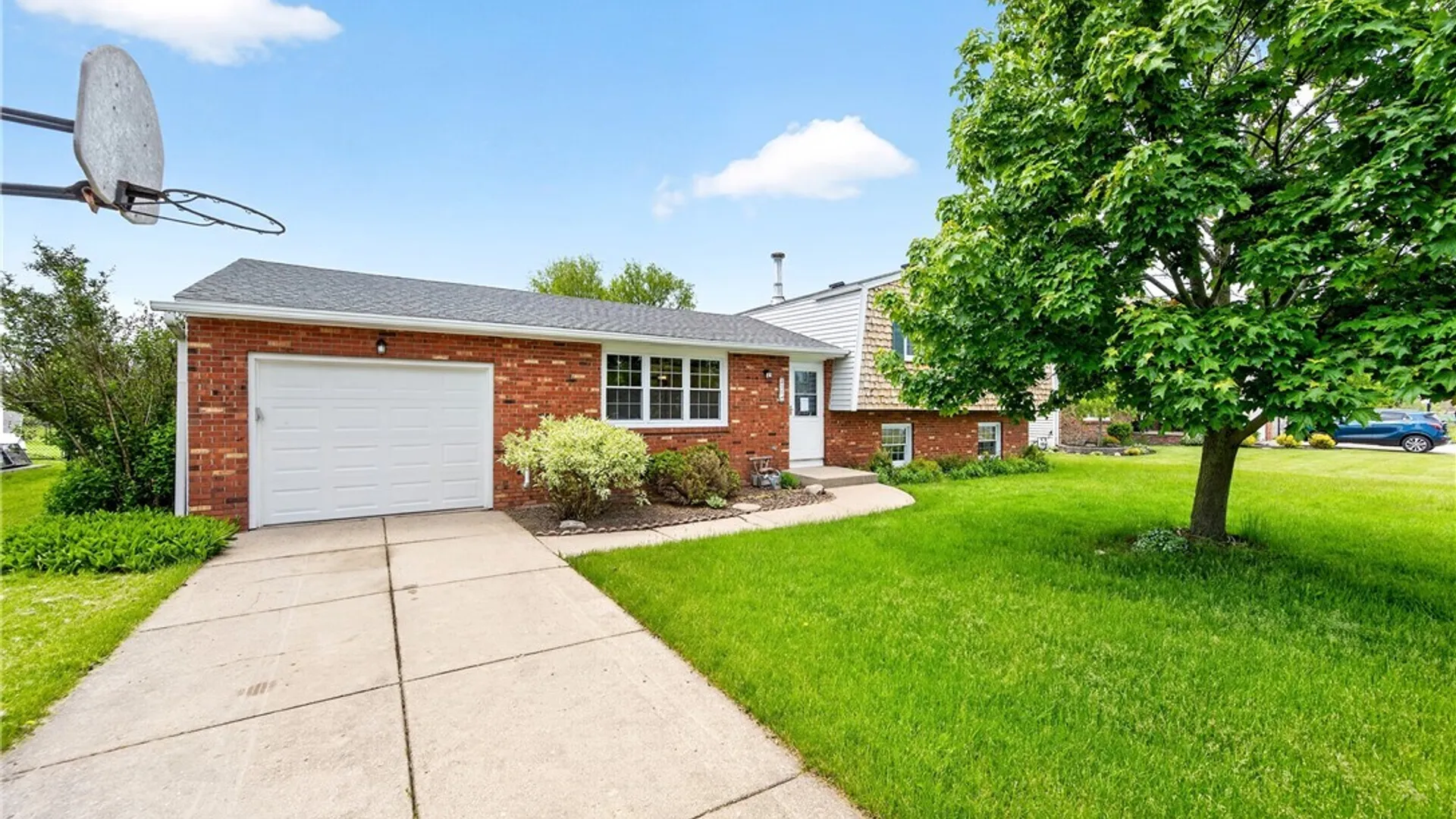 Property at 228 Gregory Place, Grand Island, NY 14072 4