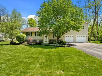 14 University Circle, Kirkland, NY 13323