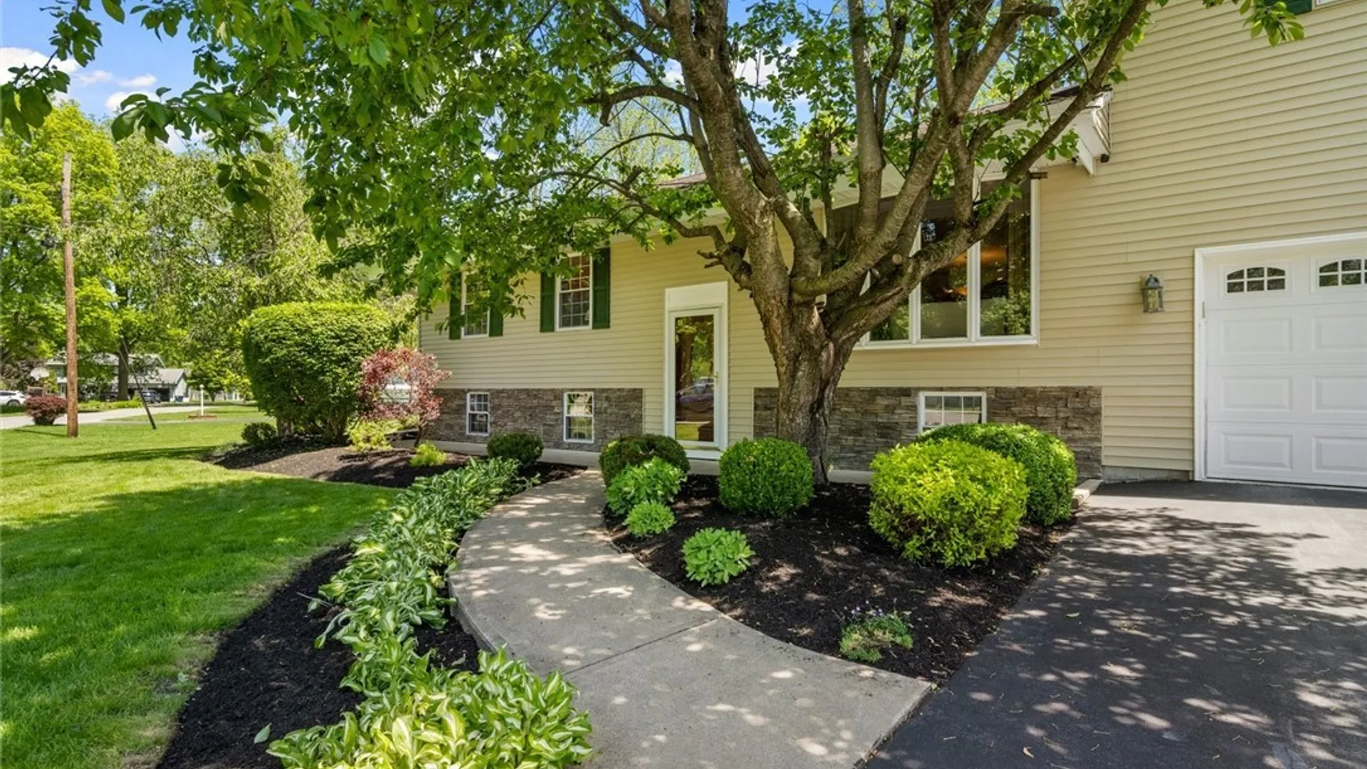 Property at 14 University Circle, Kirkland, NY 13323 3