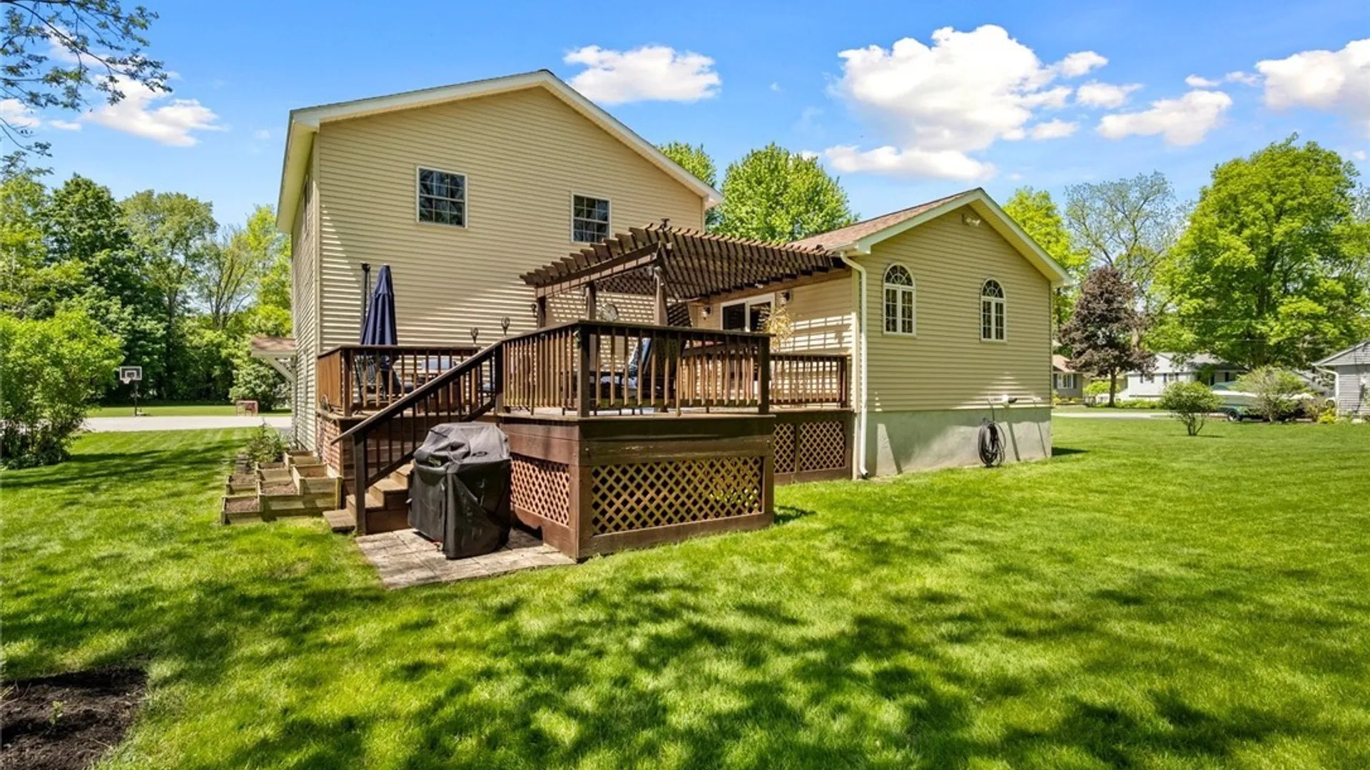 Property at 14 University Circle, Kirkland, NY 13323 39