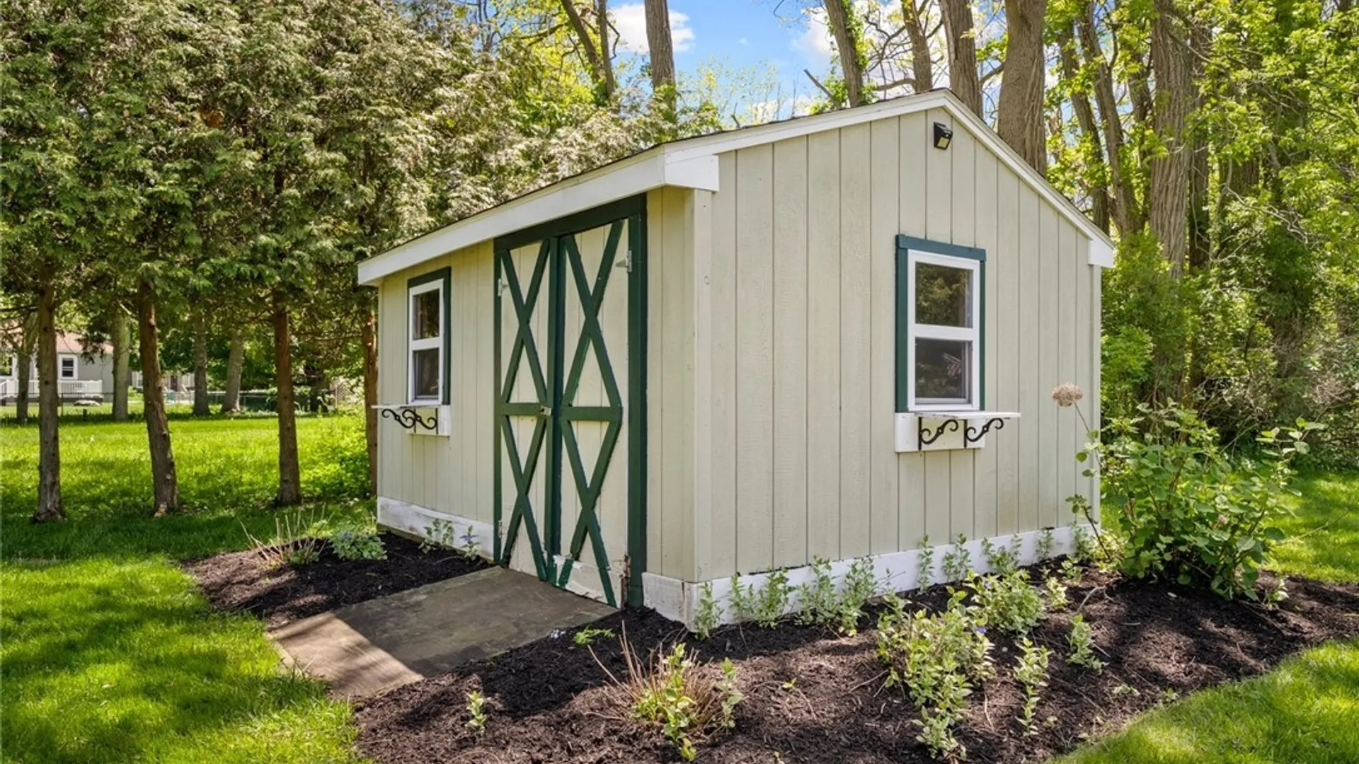 Property at 14 University Circle, Kirkland, NY 13323 43