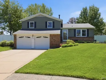 5183 Garden Path, Hamburg, NY 14075