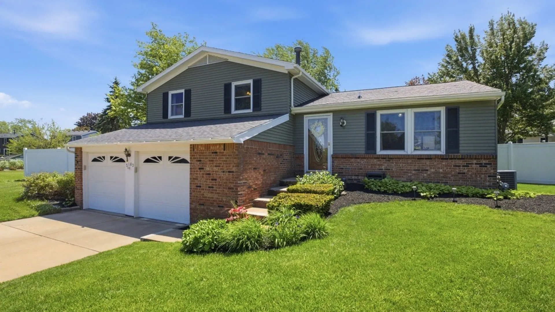 Property at 5183 Garden Path, Hamburg, NY 14075 3