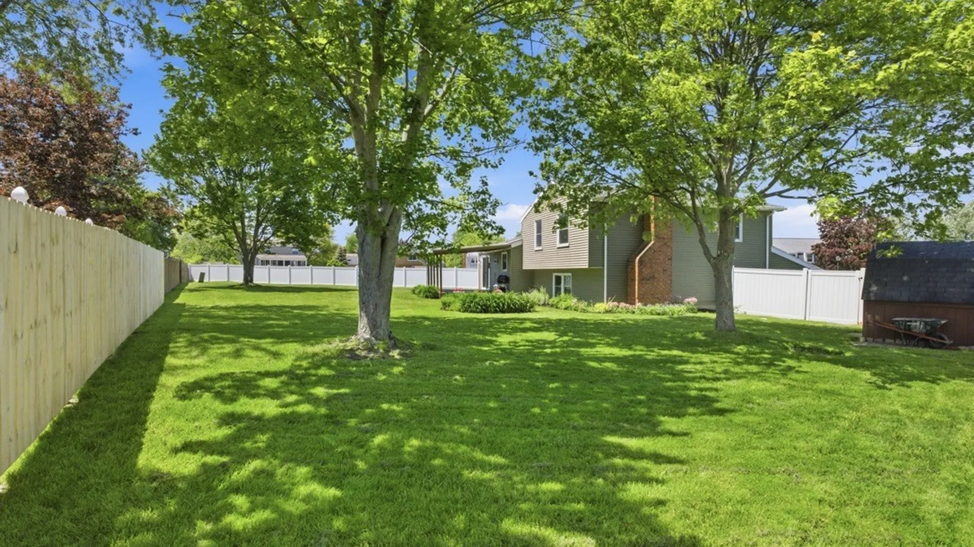 Property at 5183 Garden Path, Hamburg, NY 14075 34