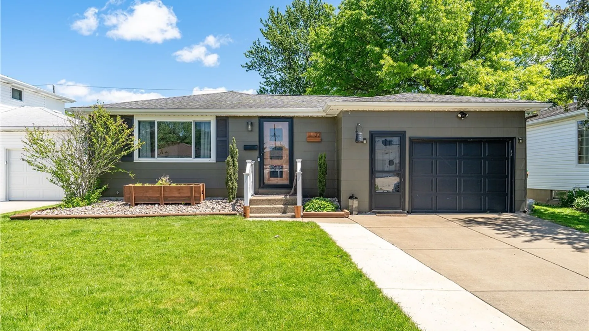 Property at 77 Judith Drive, Cheektowaga, NY 14227 2