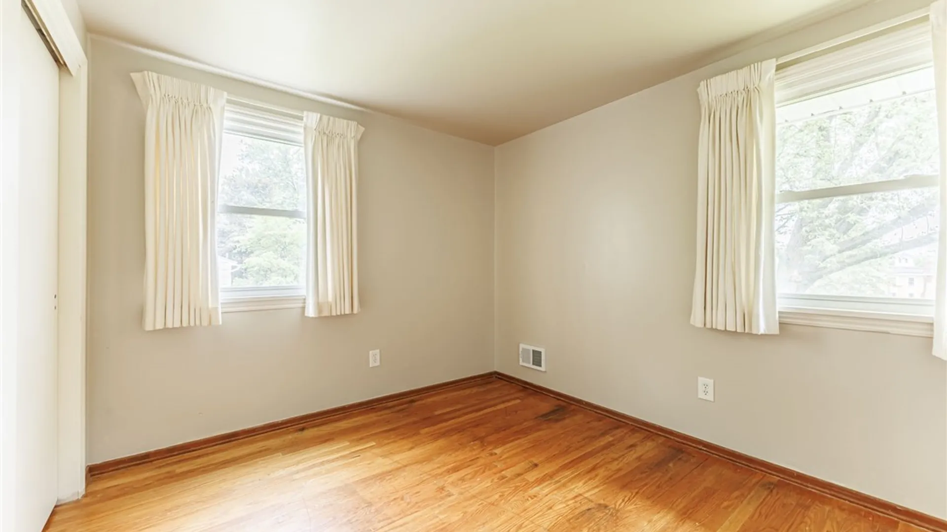 Property at 12 Blue Spruce Lane, Perinton, NY 14450 23