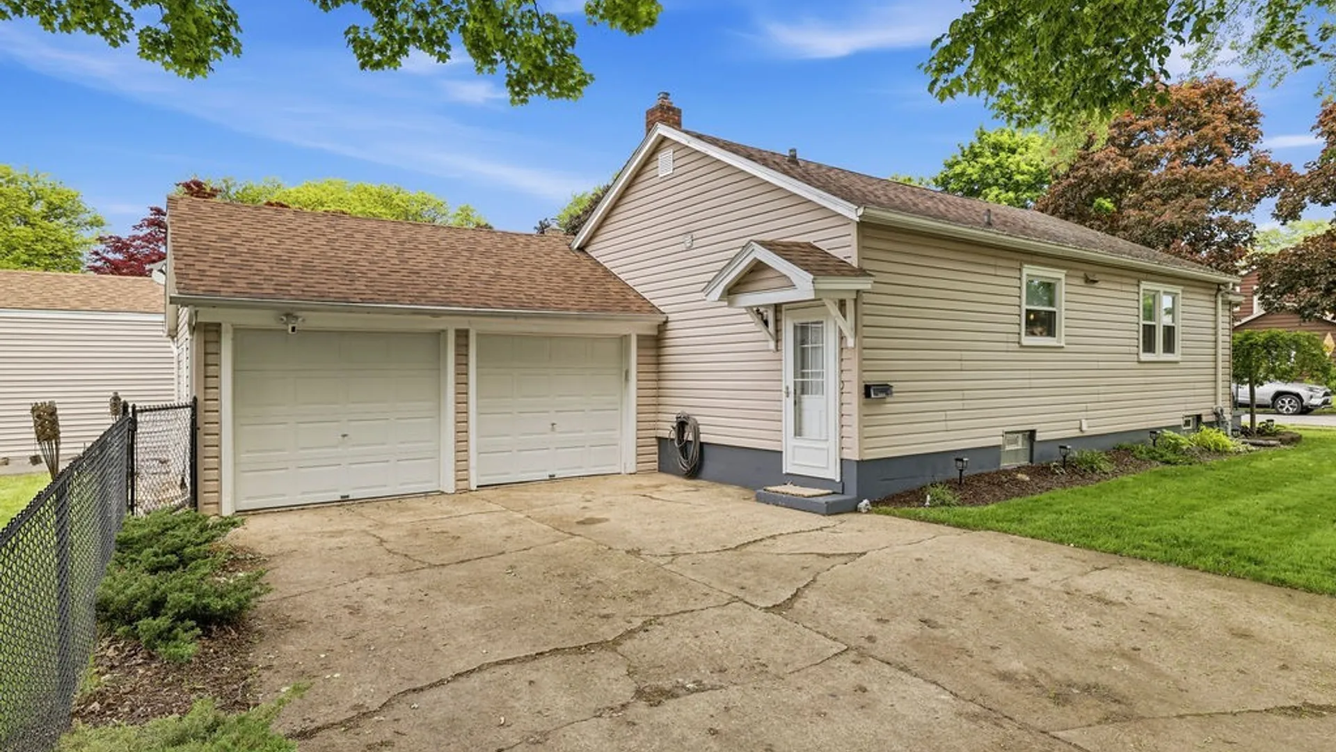 Property at 568 Gilmore Avenue, North Tonawanda, NY 14120 4