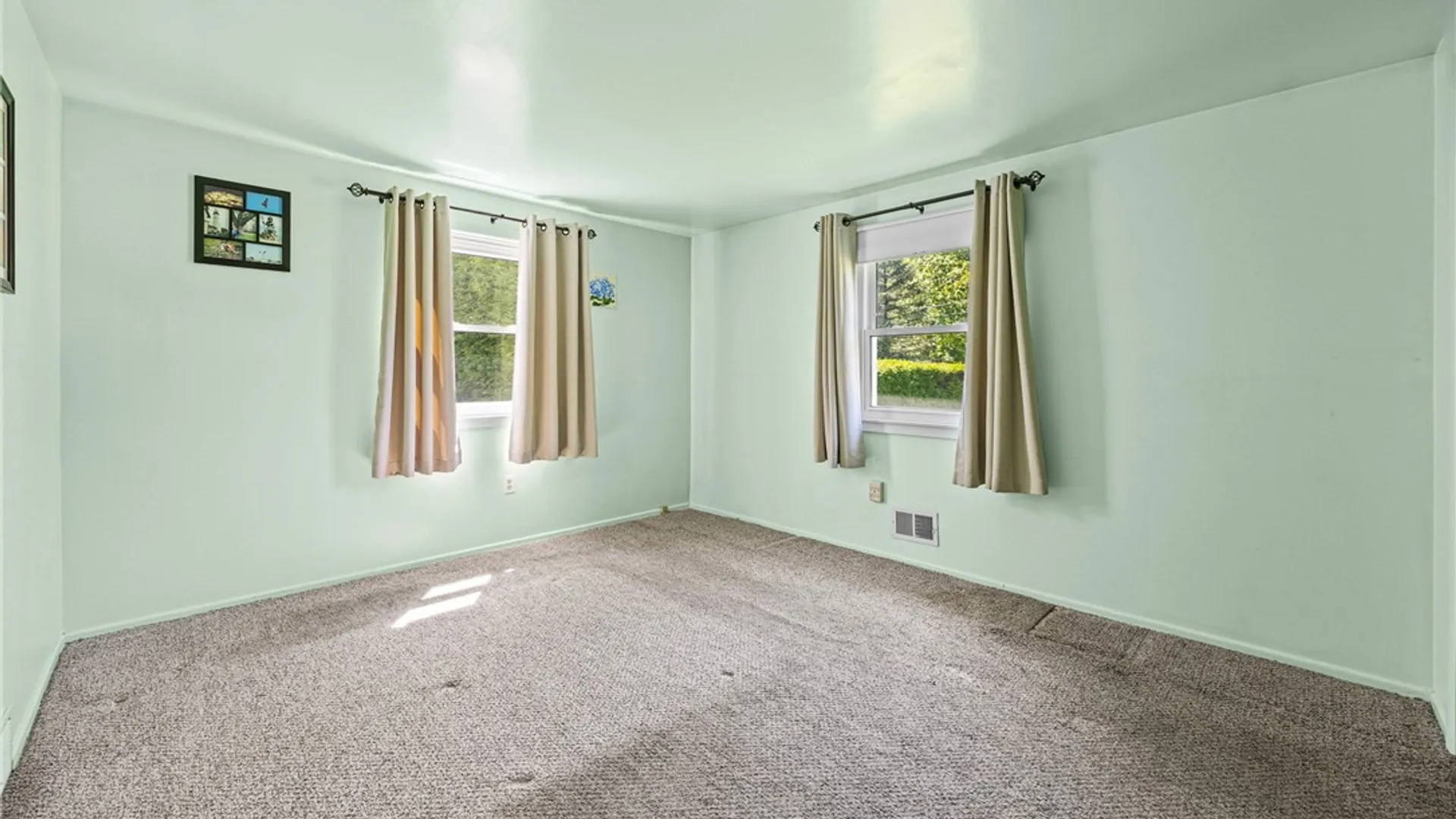 Property at 824 Hamlin Parma Townline Road, Parma, NY 14468 23
