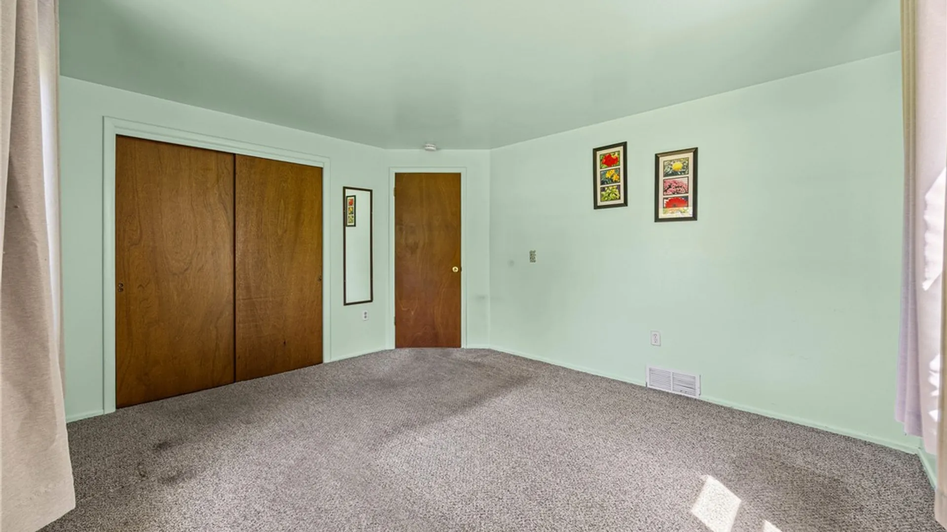 Property at 824 Hamlin Parma Townline Road, Parma, NY 14468 24