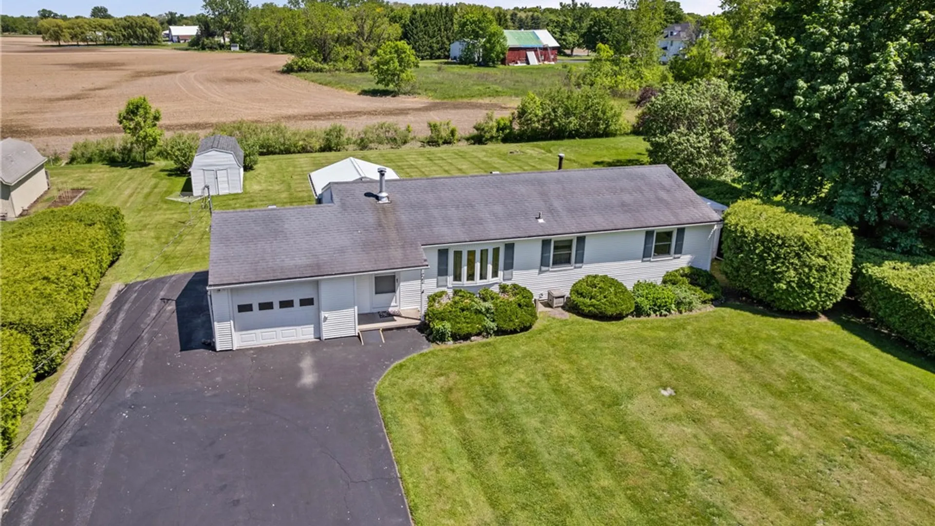 Property at 824 Hamlin Parma Townline Road, Parma, NY 14468 33