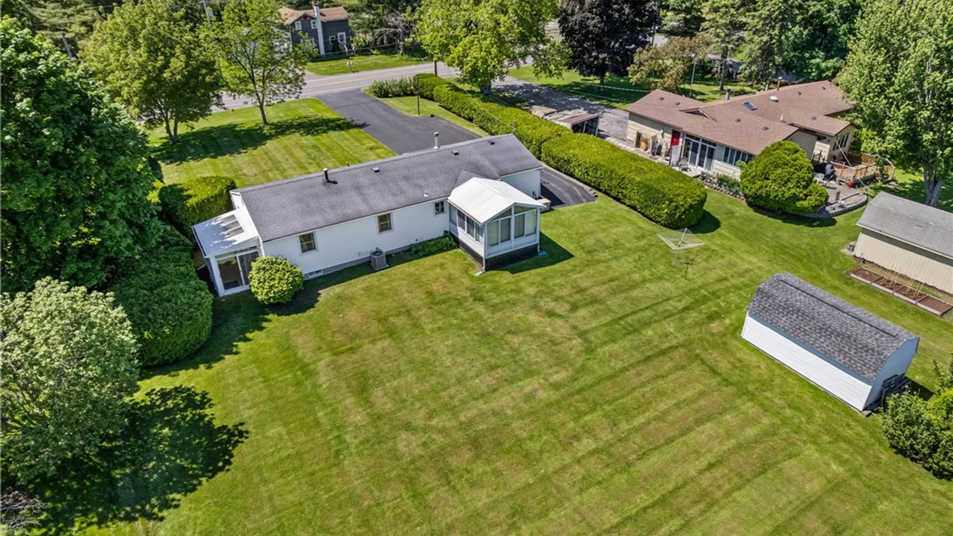 Property at 824 Hamlin Parma Townline Road, Parma, NY 14468 34