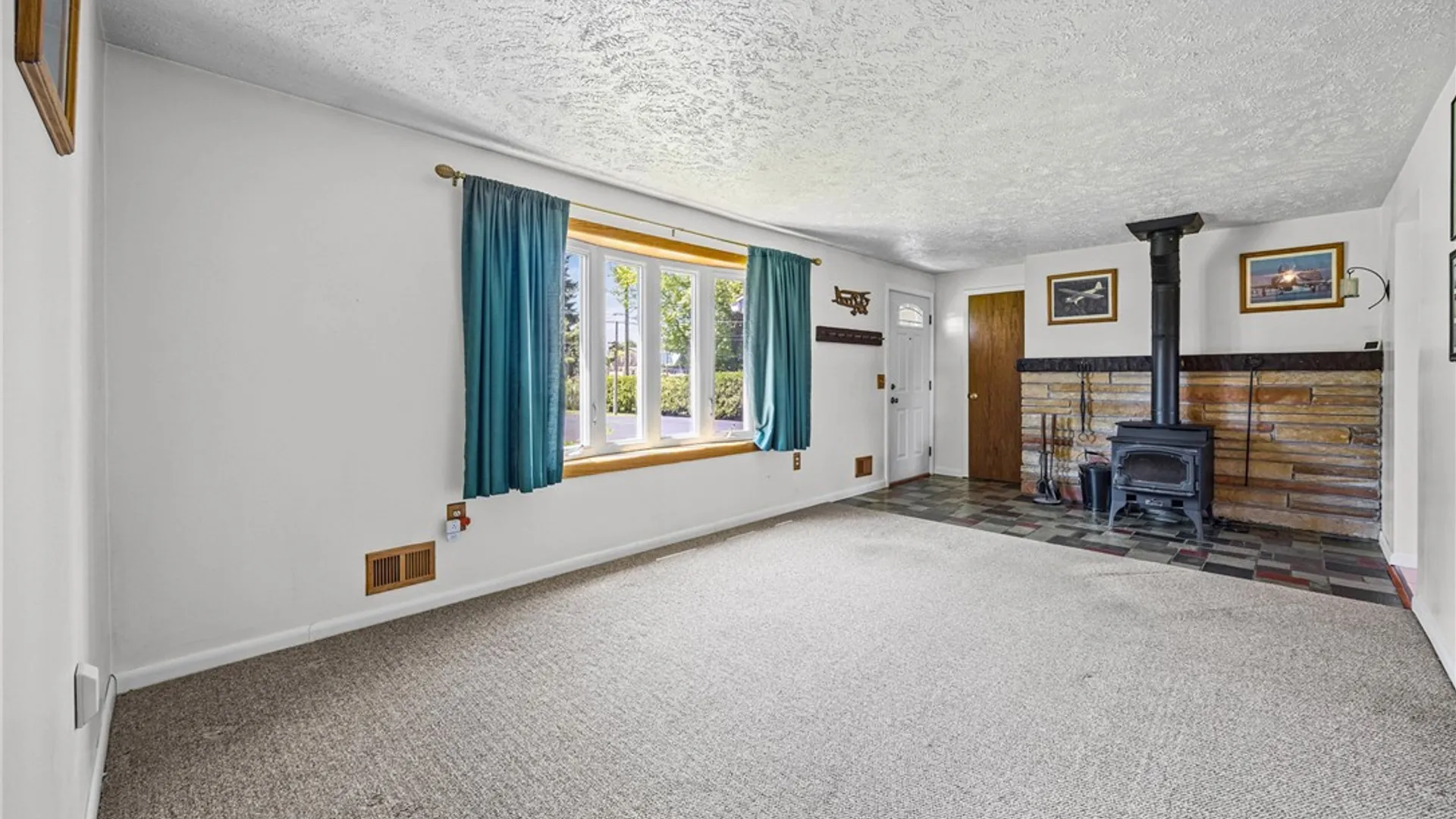Property at 824 Hamlin Parma Townline Road, Parma, NY 14468 8