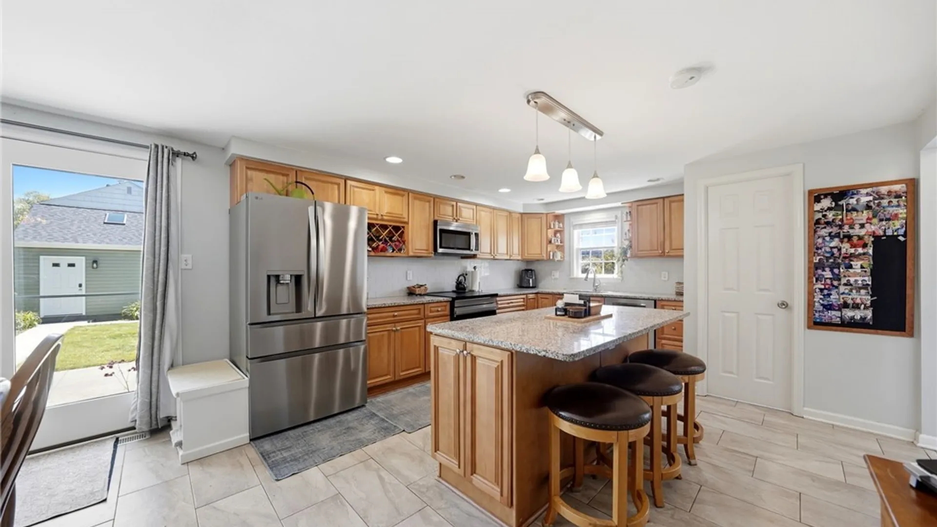 Property at 10 Gardenwood Lane, Tonawanda, NY 14223 10