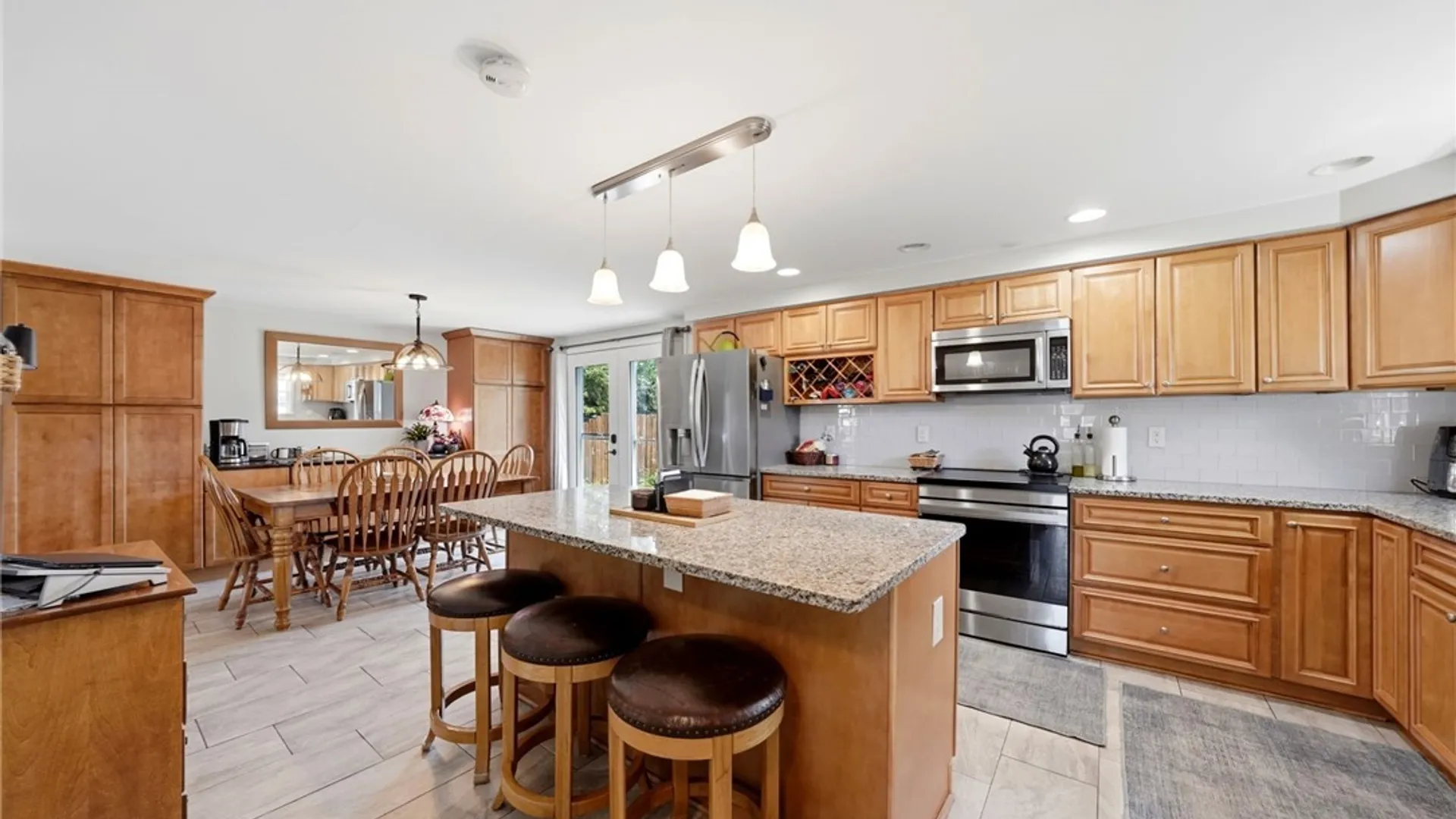 Property at 10 Gardenwood Lane, Tonawanda, NY 14223 11