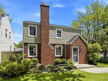 10 Gardenwood Lane, Tonawanda, NY 14223