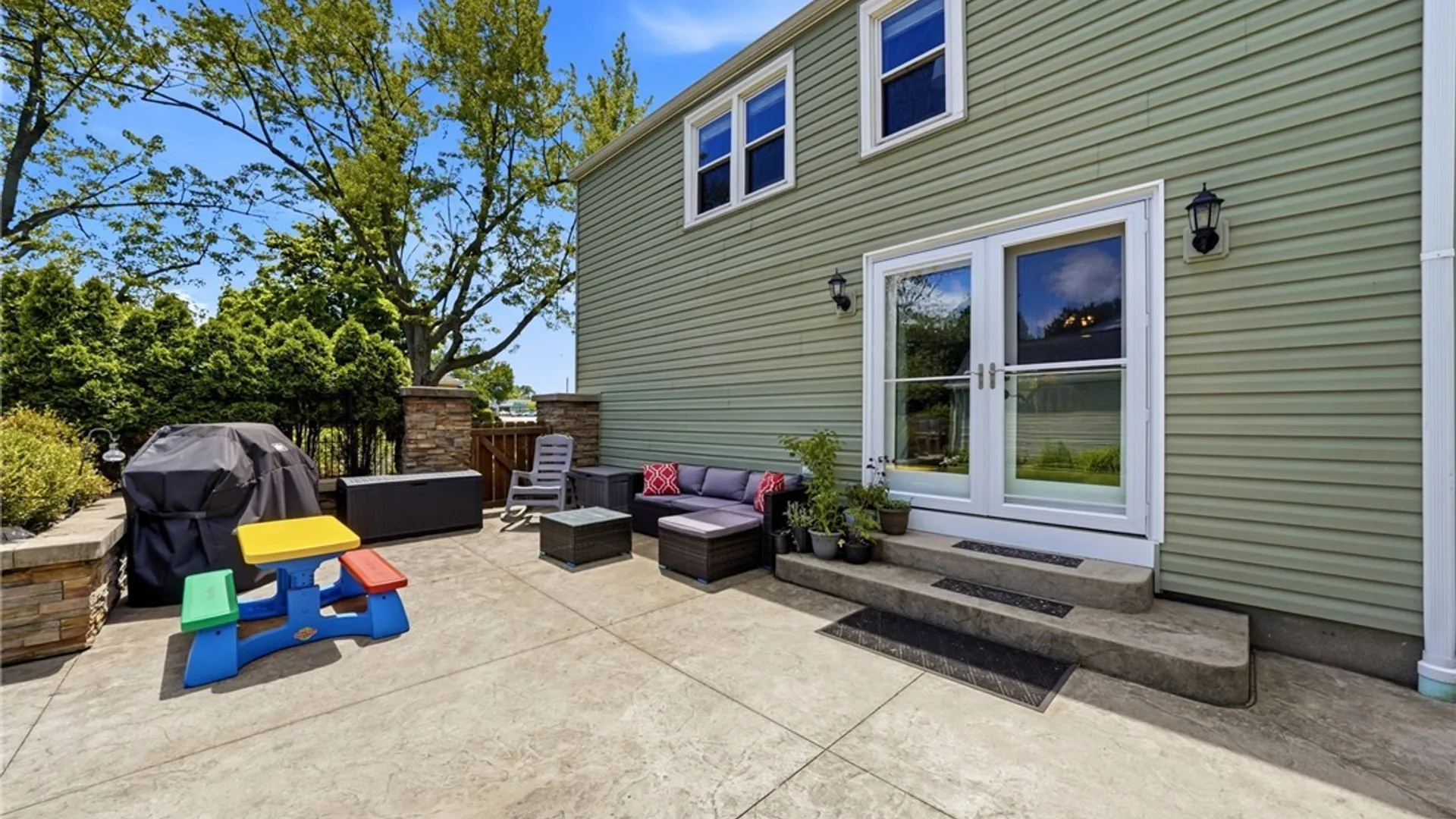 Property at 10 Gardenwood Lane, Tonawanda, NY 14223 32