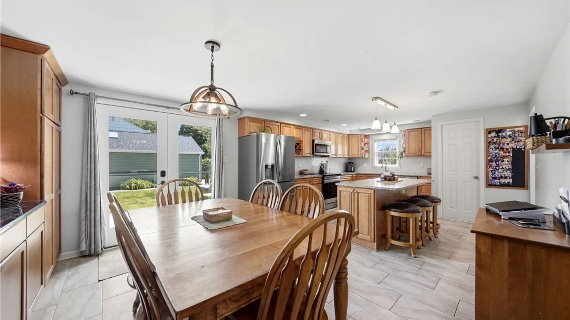 Property at 10 Gardenwood Lane, Tonawanda, NY 14223 9