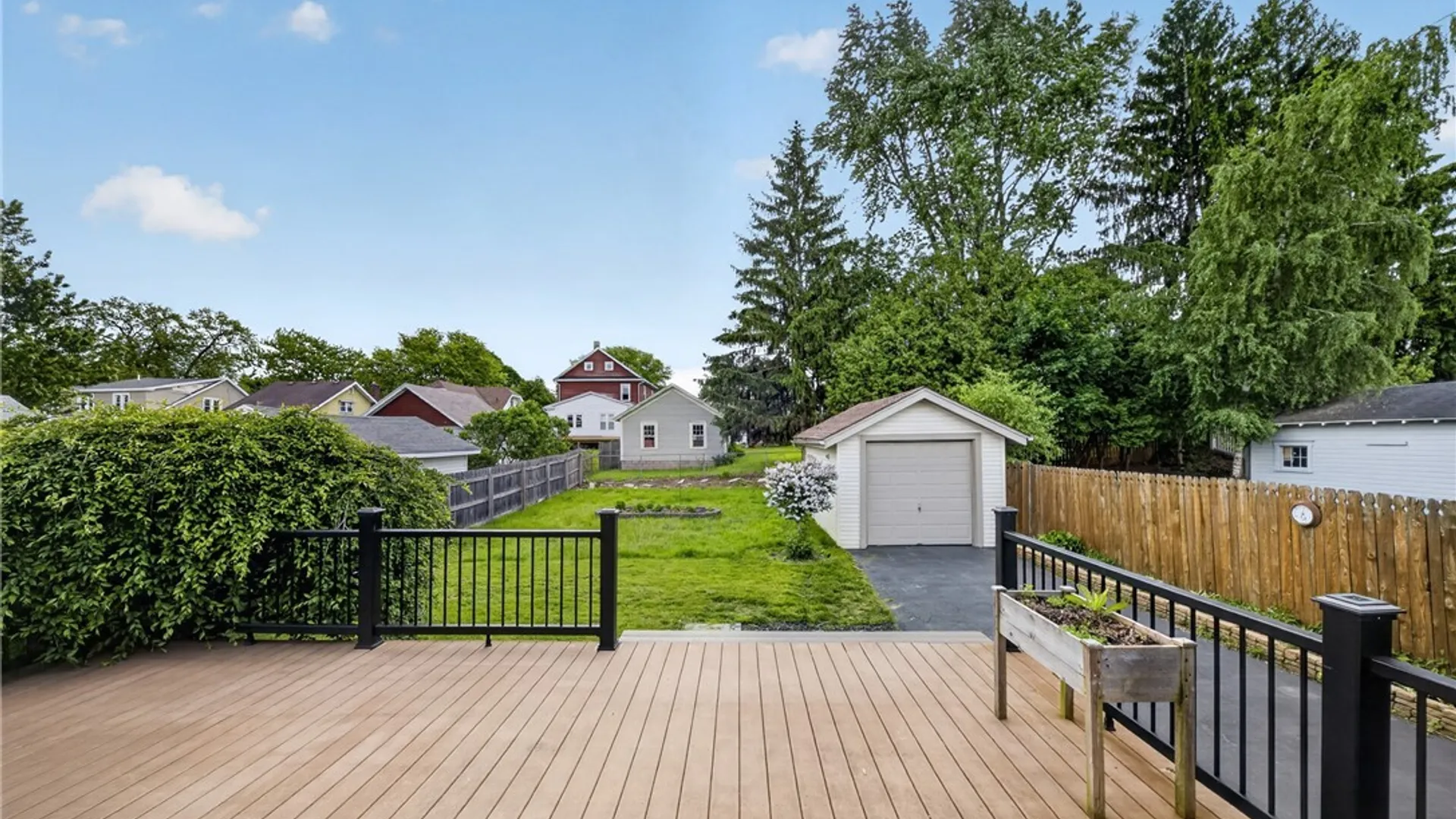 Property at 235 Homecroft Road, Syracuse, NY 13206 32