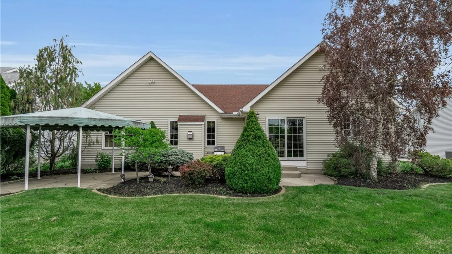 Property at 2650 Patel Drive, Wheatfield, NY 14304 30