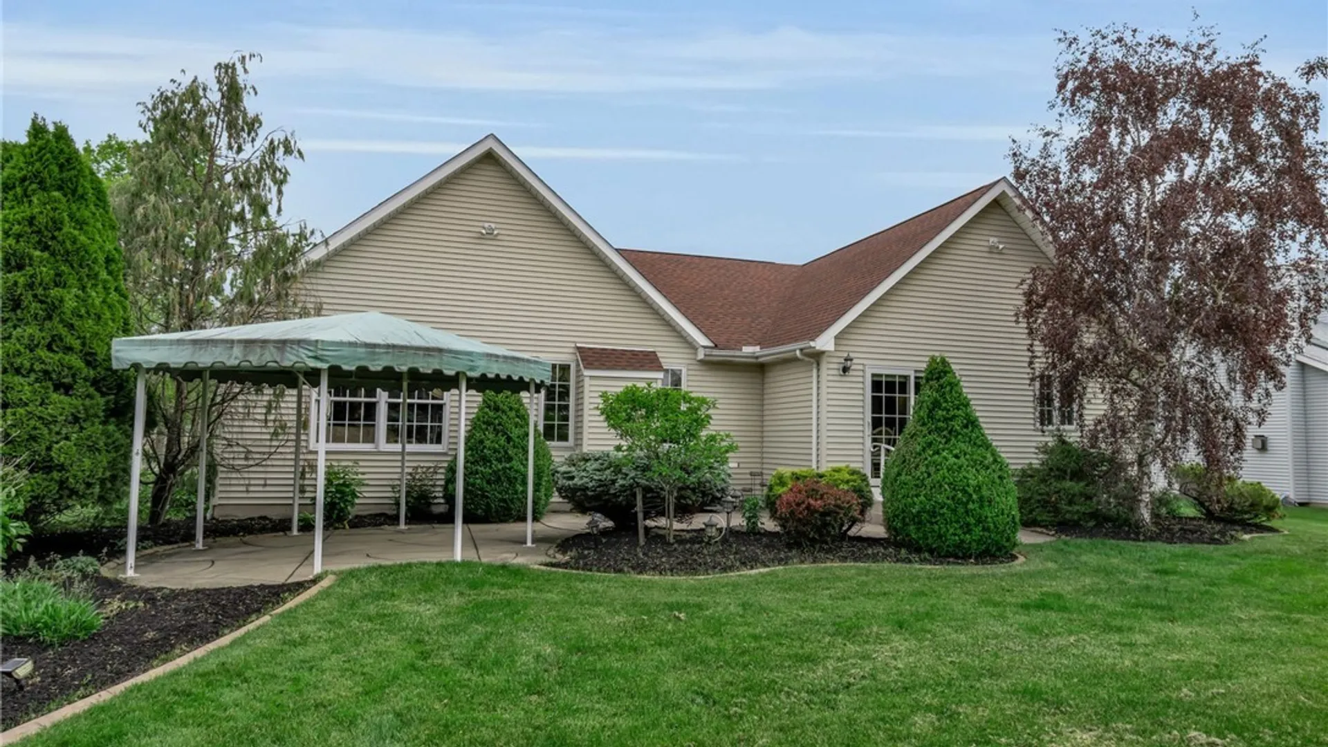 Property at 2650 Patel Drive, Wheatfield, NY 14304 32