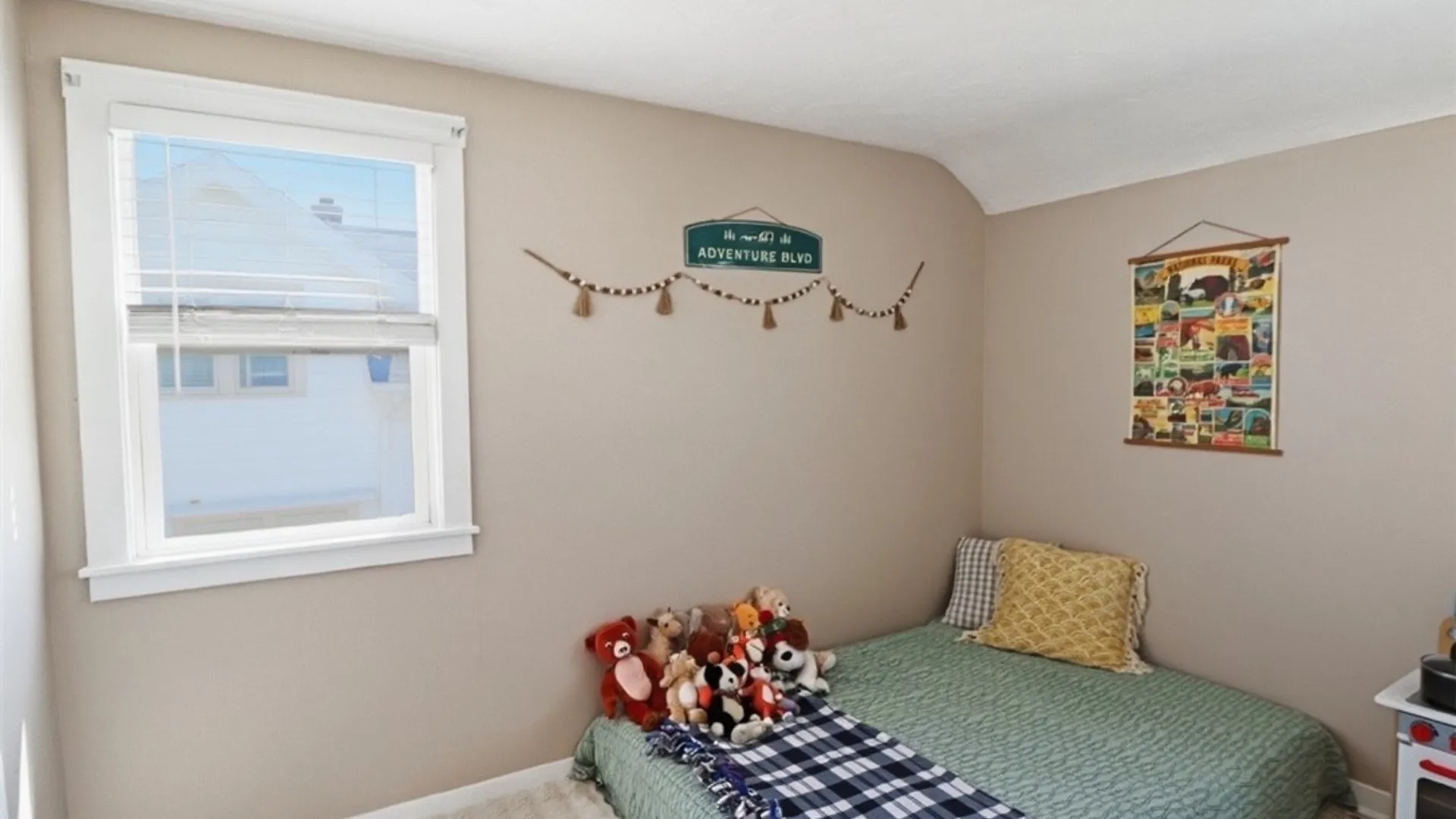 Property at 312 W Girard Boulevard, Tonawanda, NY 14217 28