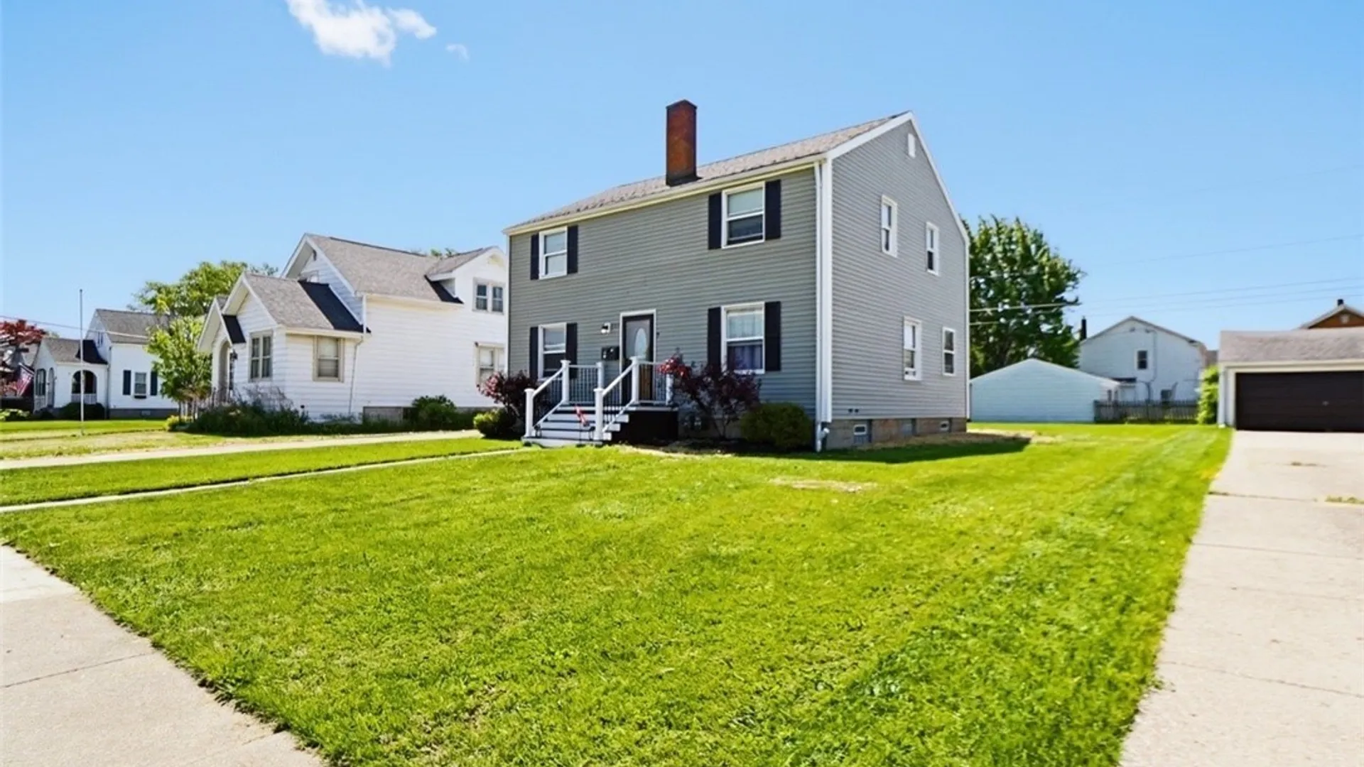 Property at 312 W Girard Boulevard, Tonawanda, NY 14217 4