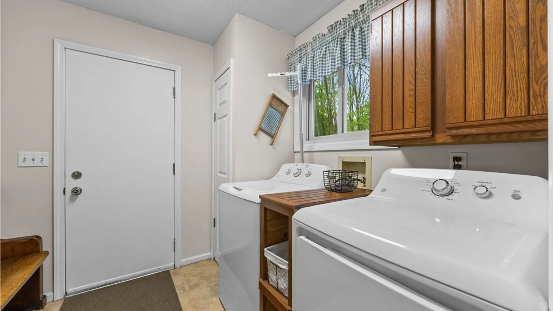 Property at 4 Woodbriar Lane, Chili, NY 14624 21