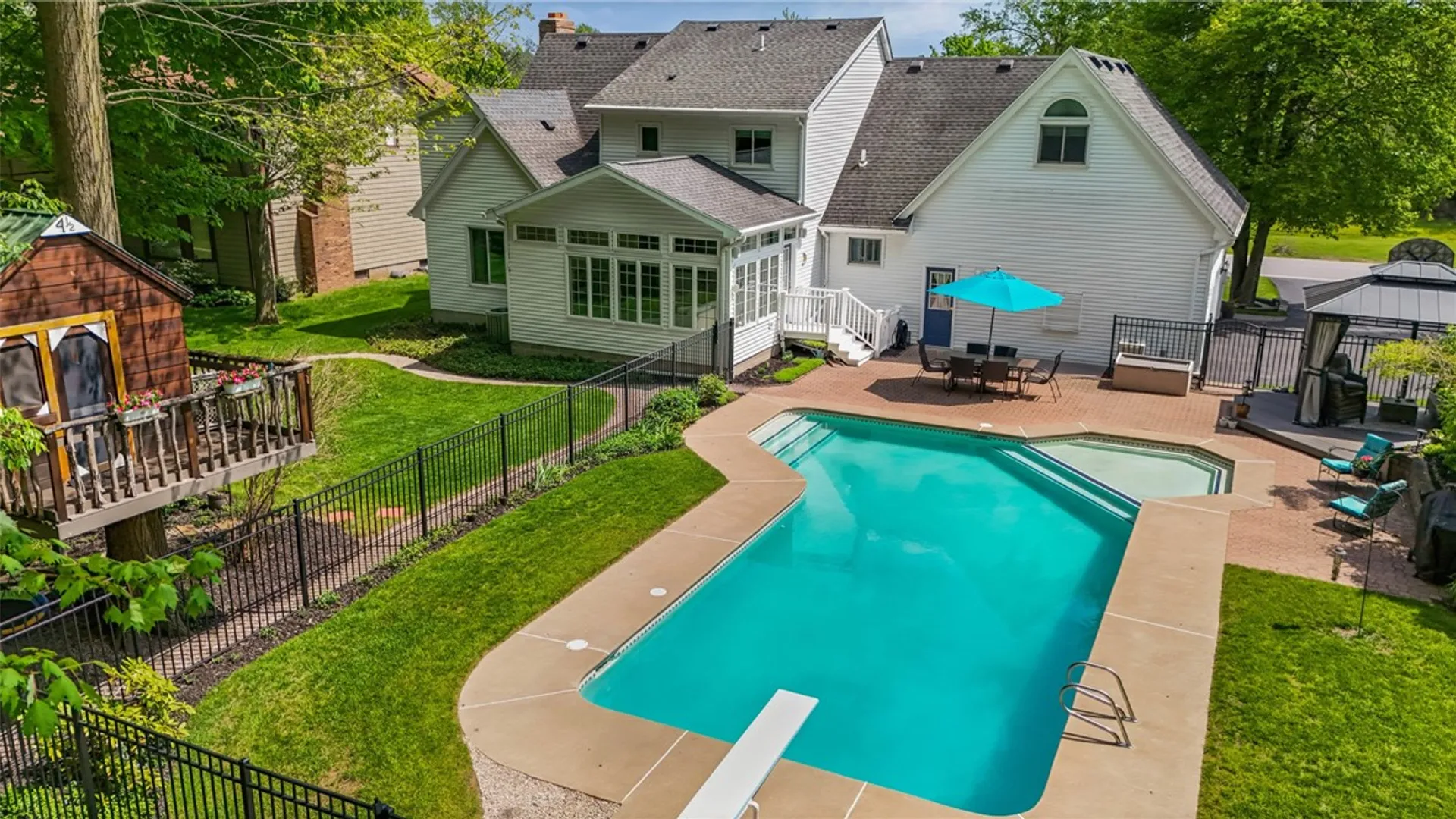 Property at 4 Woodbriar Lane, Chili, NY 14624 44