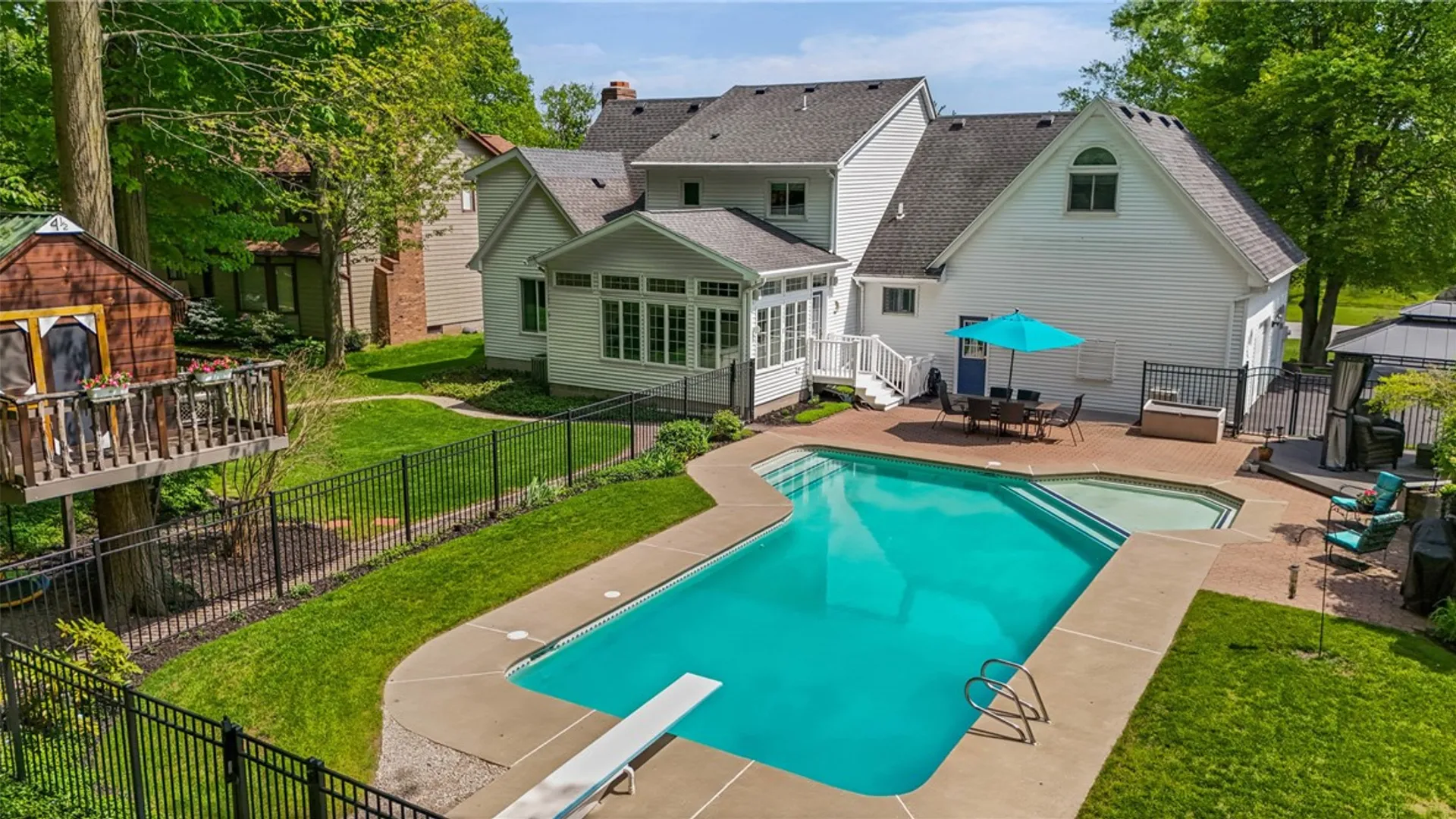 Property at 4 Woodbriar Lane, Chili, NY 14624 46
