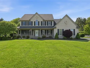 Property at 120 Norwood Lane, Orchard Park, NY 14127