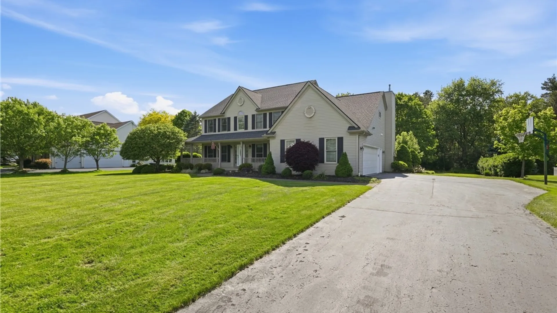 Property at 120 Norwood Lane, Orchard Park, NY 14127 2