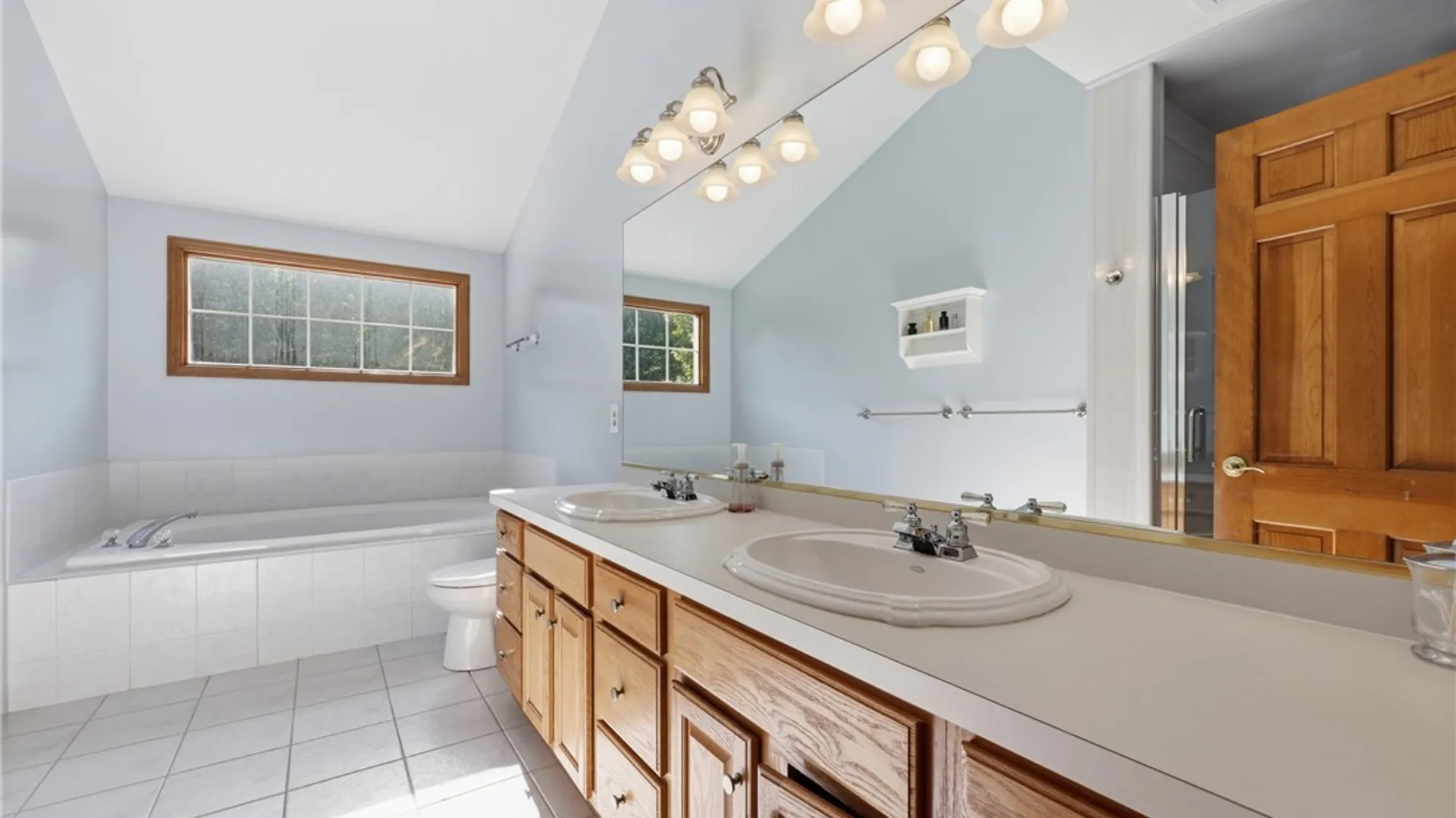 Property at 120 Norwood Lane, Orchard Park, NY 14127 29
