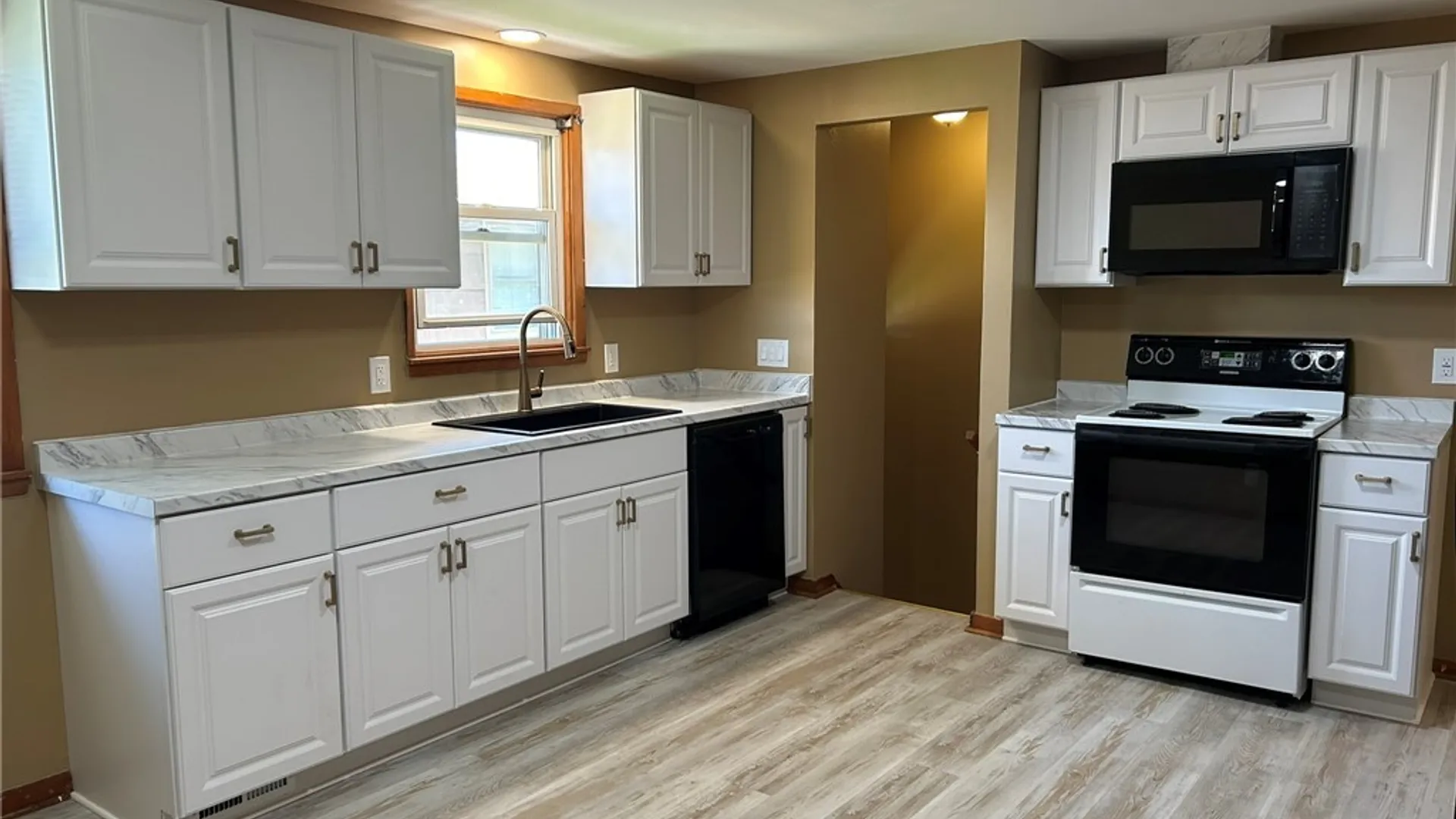Property at 1835 Military Road, Tonawanda, NY 14217 9