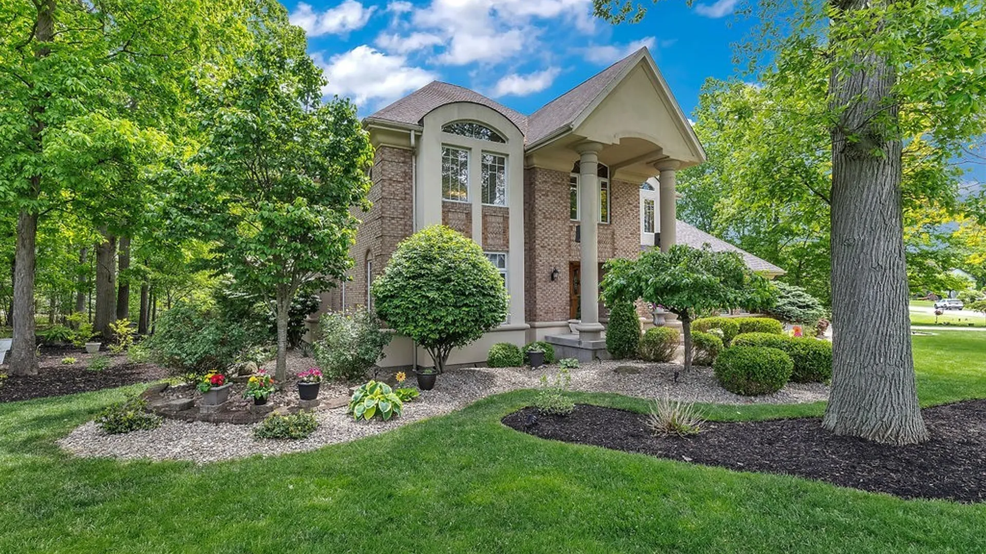 Property at 330 Deerwood Lane, Grand Island, NY 14072 7