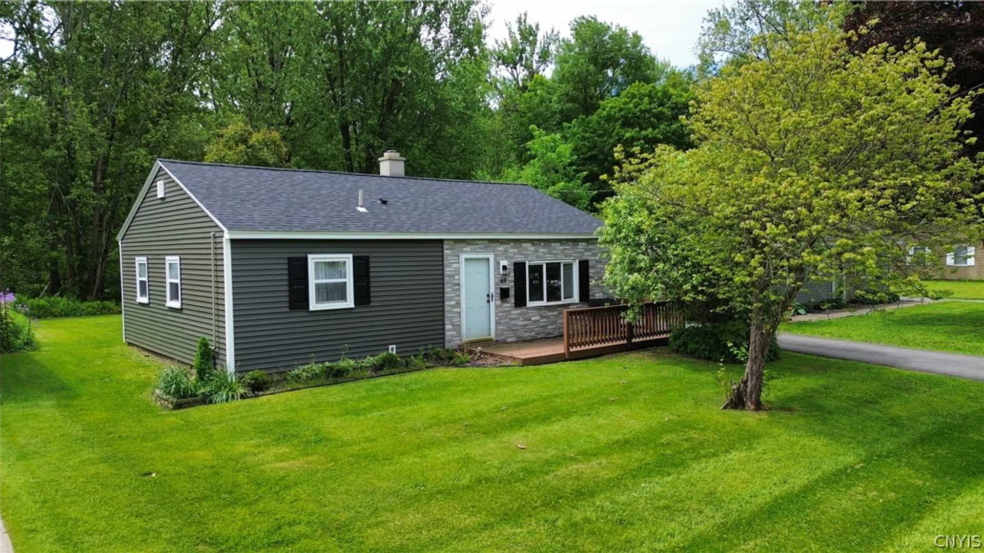 Property at 69 Oakdale Avenue, New Hartford, NY 13413 40