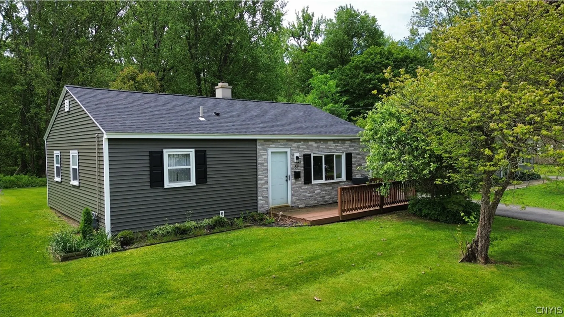 Property at 69 Oakdale Avenue, New Hartford, NY 13413 45