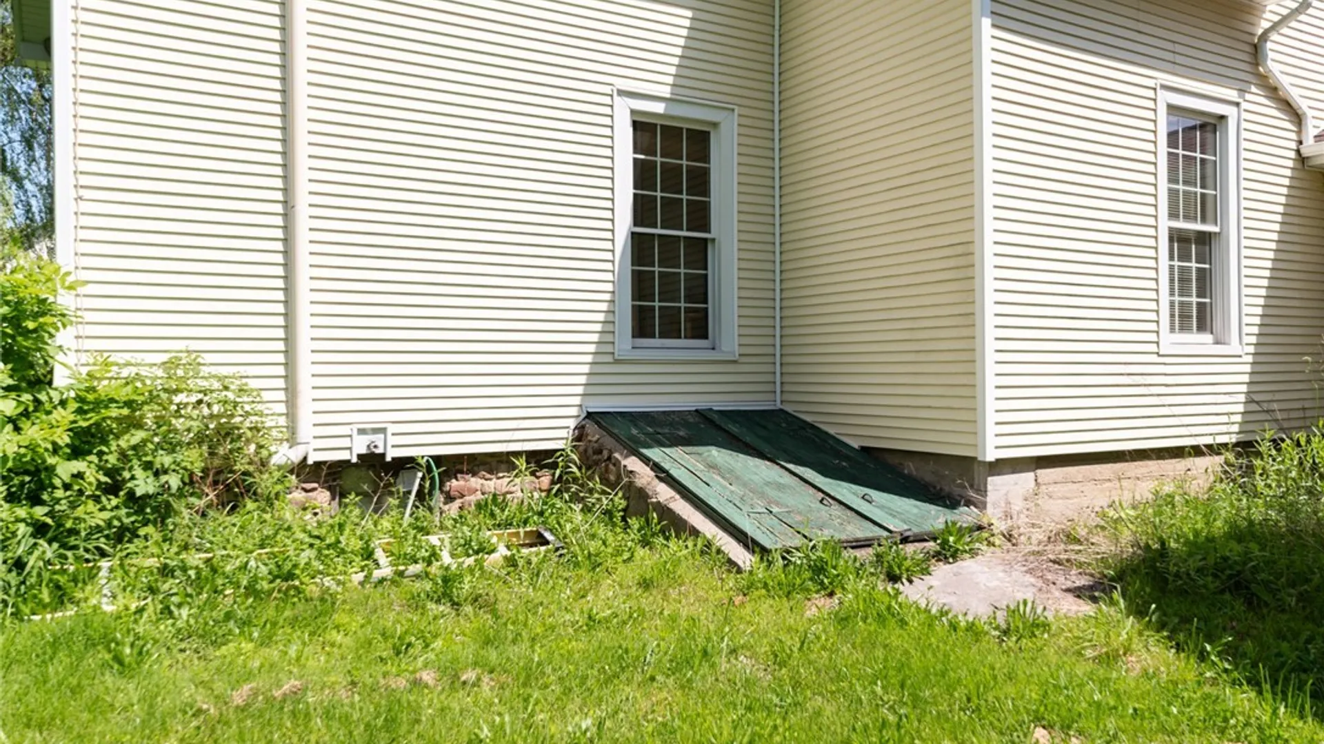 Property at 9318 Creek Road, Batavia, NY 14020 4