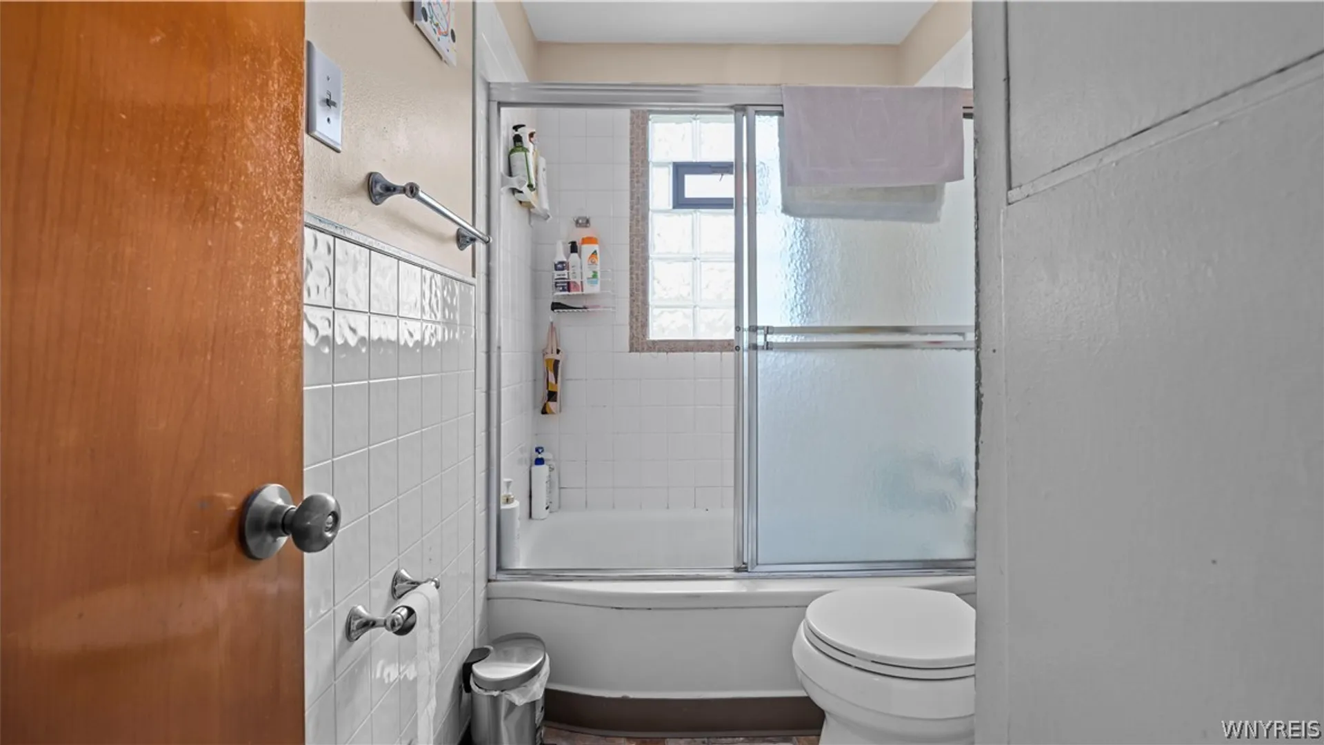 Property at 390 Roesch Avenue, Buffalo, NY 14207 8