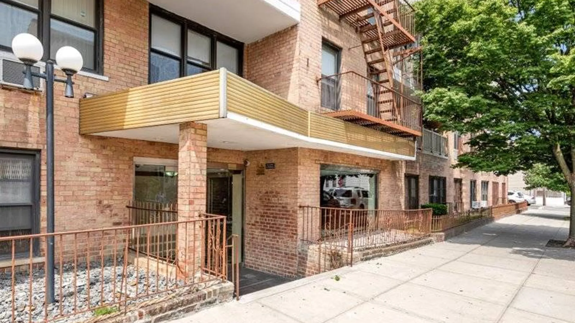 Property at 611 Banner Ave, Brooklyn, NY 11235 15