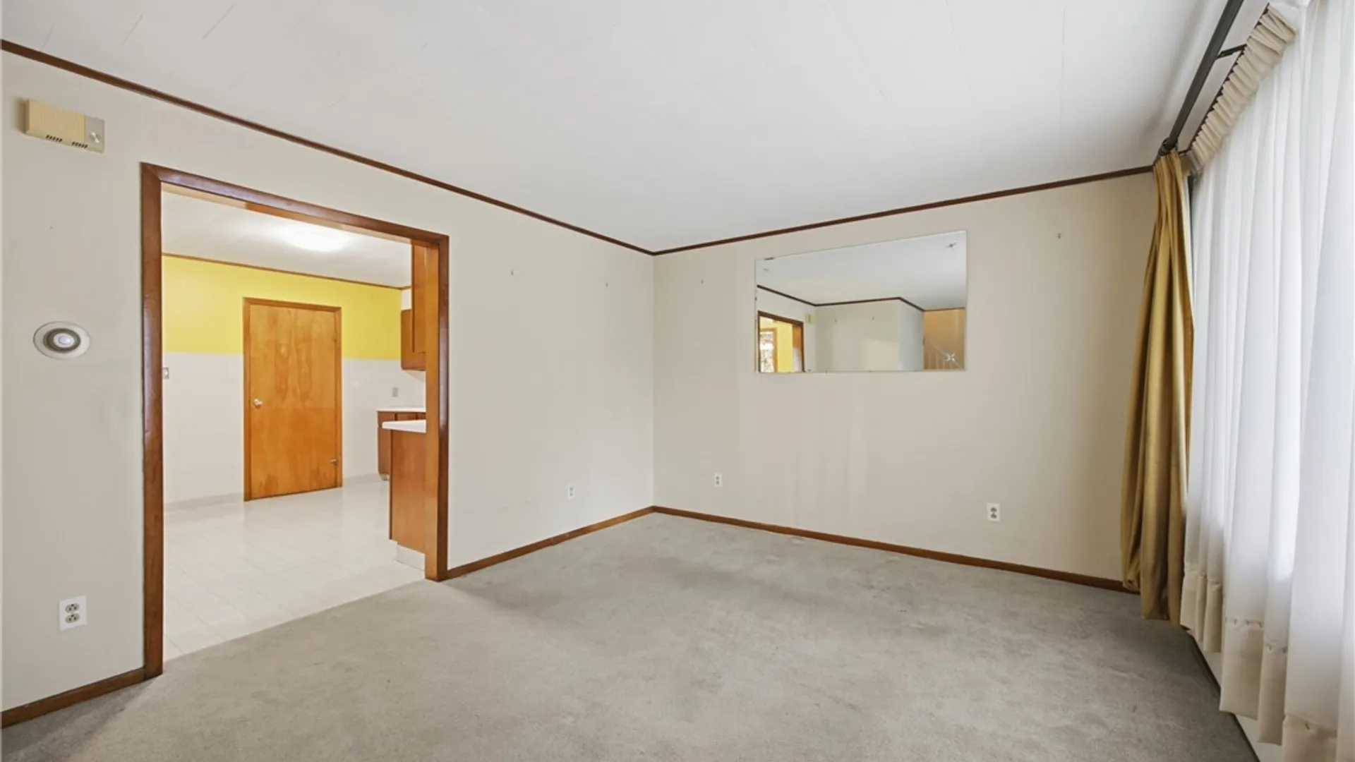 Property at 19 Reo Avenue, Cheektowaga, NY 14211 9